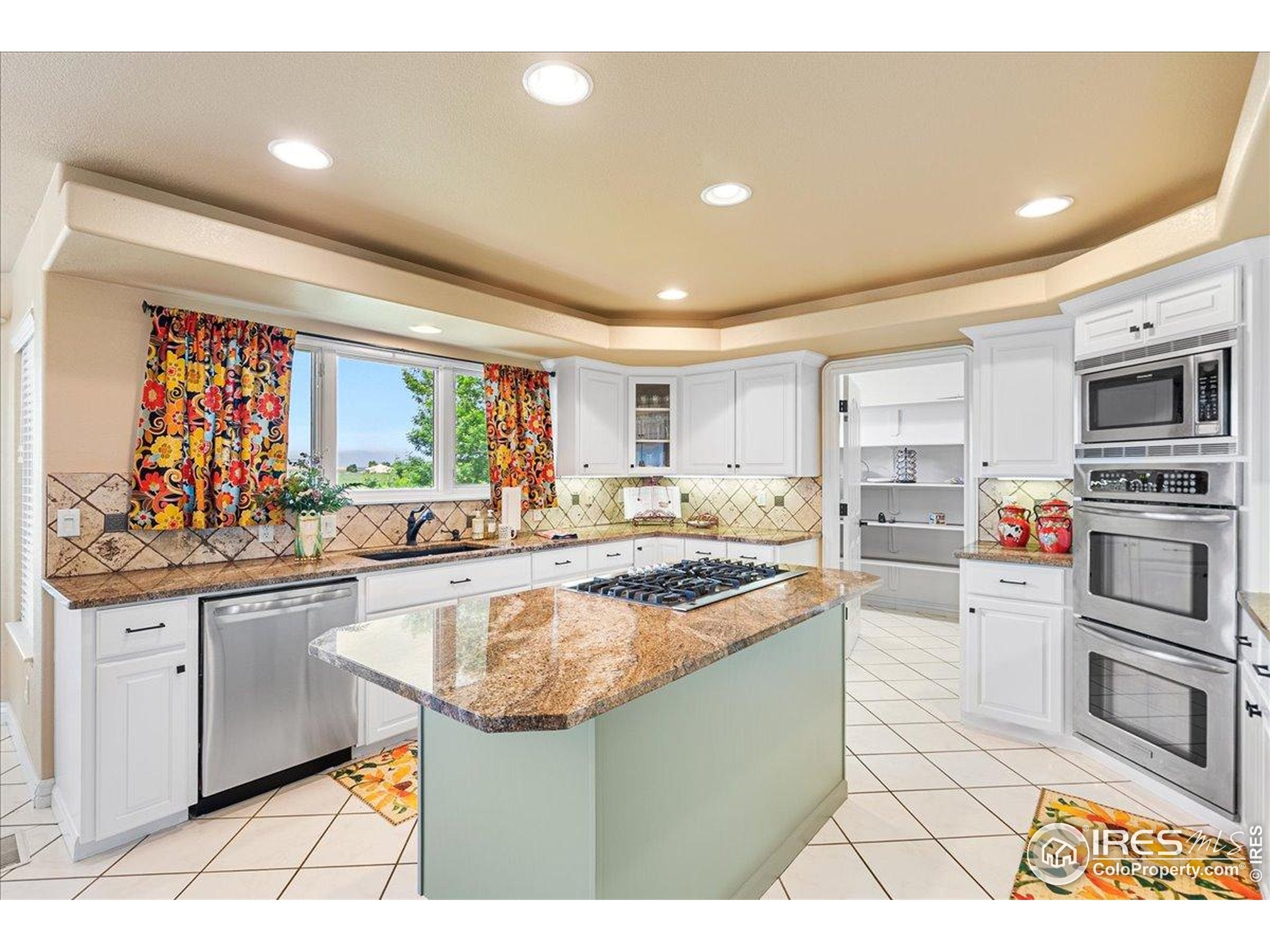 Loveland, Colorado, 80538, United States, 7 Bedrooms Bedrooms, ,5 BathroomsBathrooms,Residential,Active,1952273