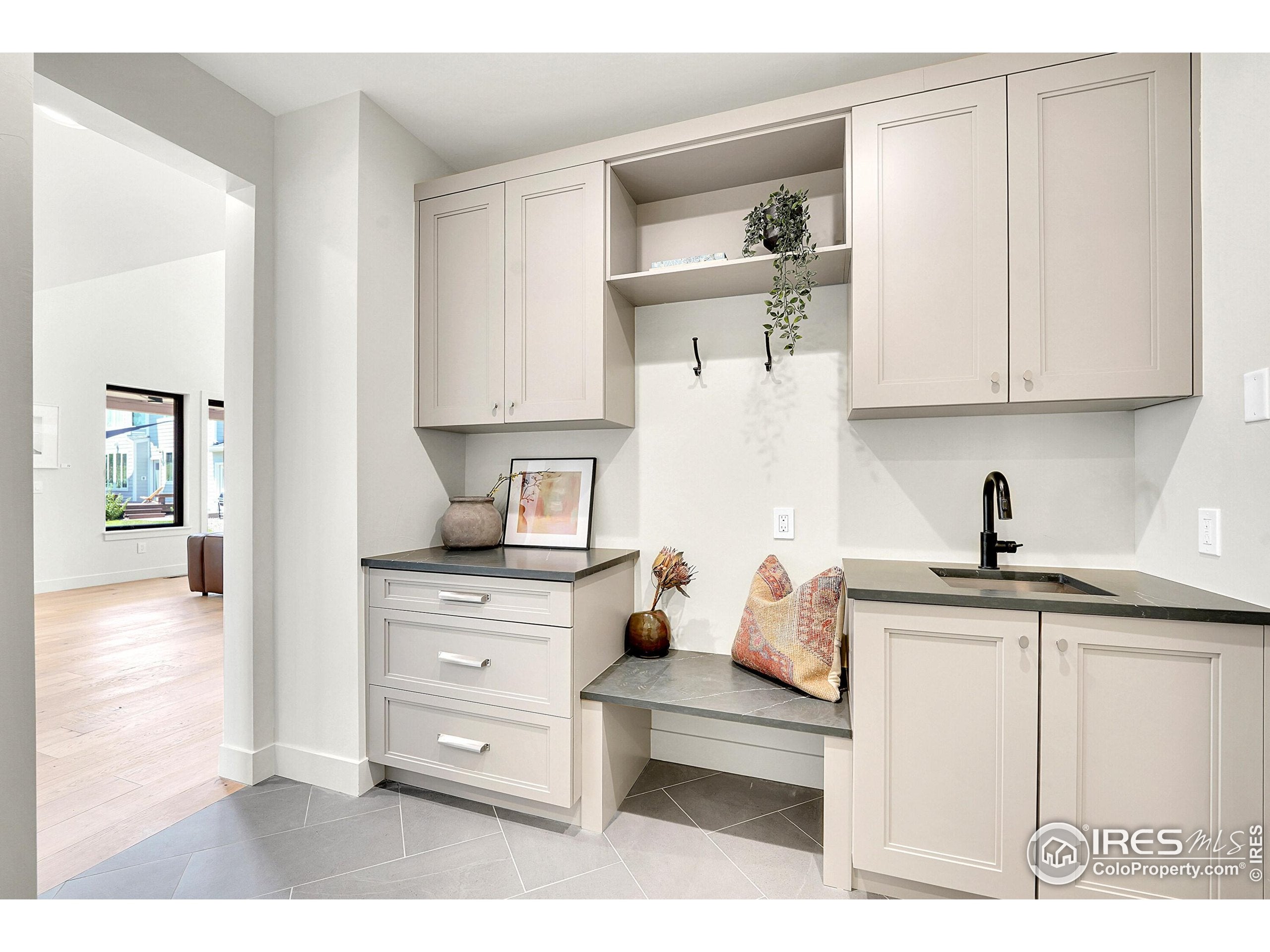 Louisville, Colorado, 80027, United States, 5 Bedrooms Bedrooms, ,6 BathroomsBathrooms,Residential,Active,1997547