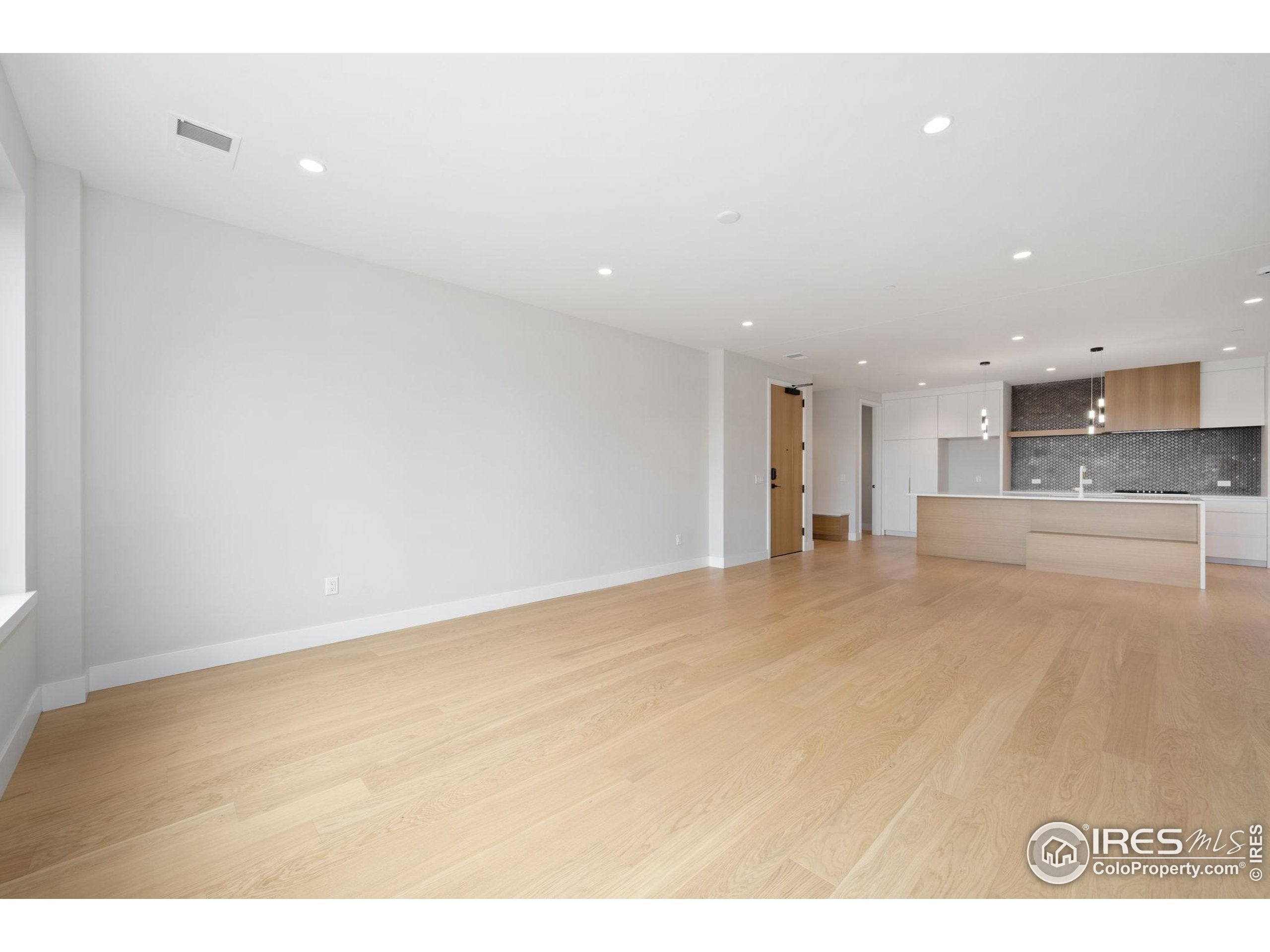 Loveland, Colorado, 80537, United States, 2 Bedrooms Bedrooms, ,3 BathroomsBathrooms,Residential,Active,1884717