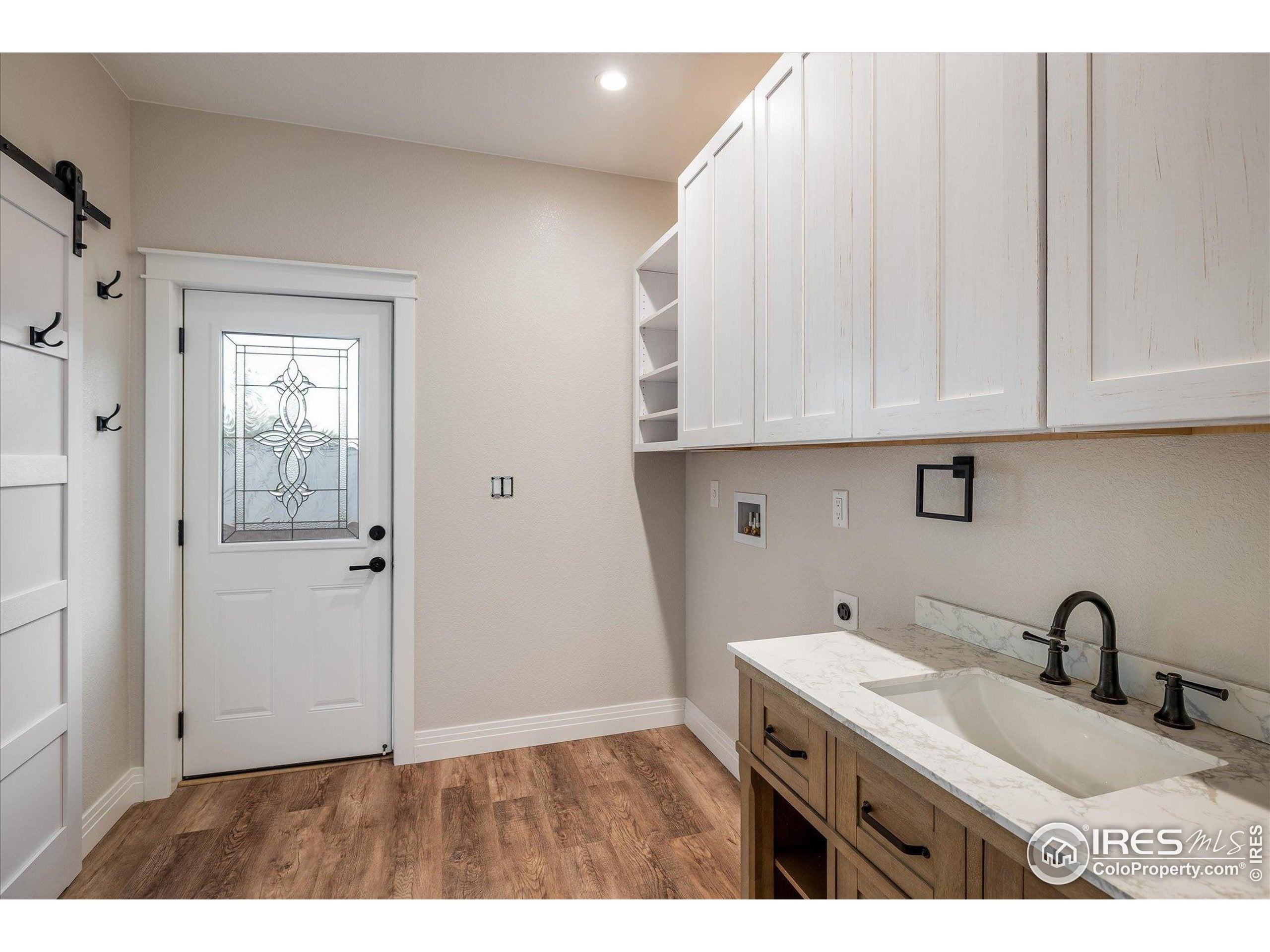 Golden, Colorado, 80403, United States, ,3 BathroomsBathrooms,Residential,Active,1888512