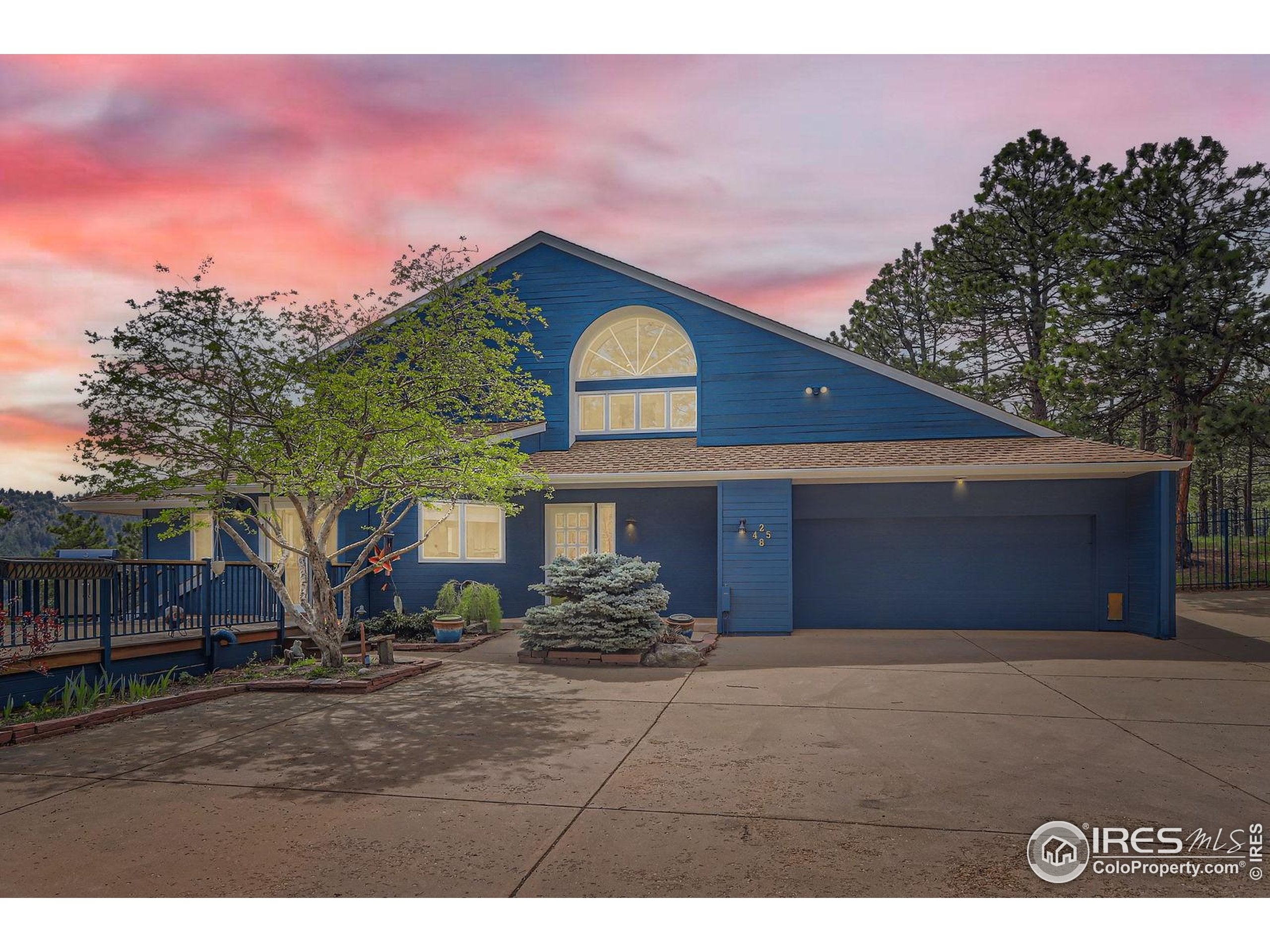 Boulder, Colorado, 80302, United States, 4 Bedrooms Bedrooms, ,5 BathroomsBathrooms,Residential,Pending,1953002
