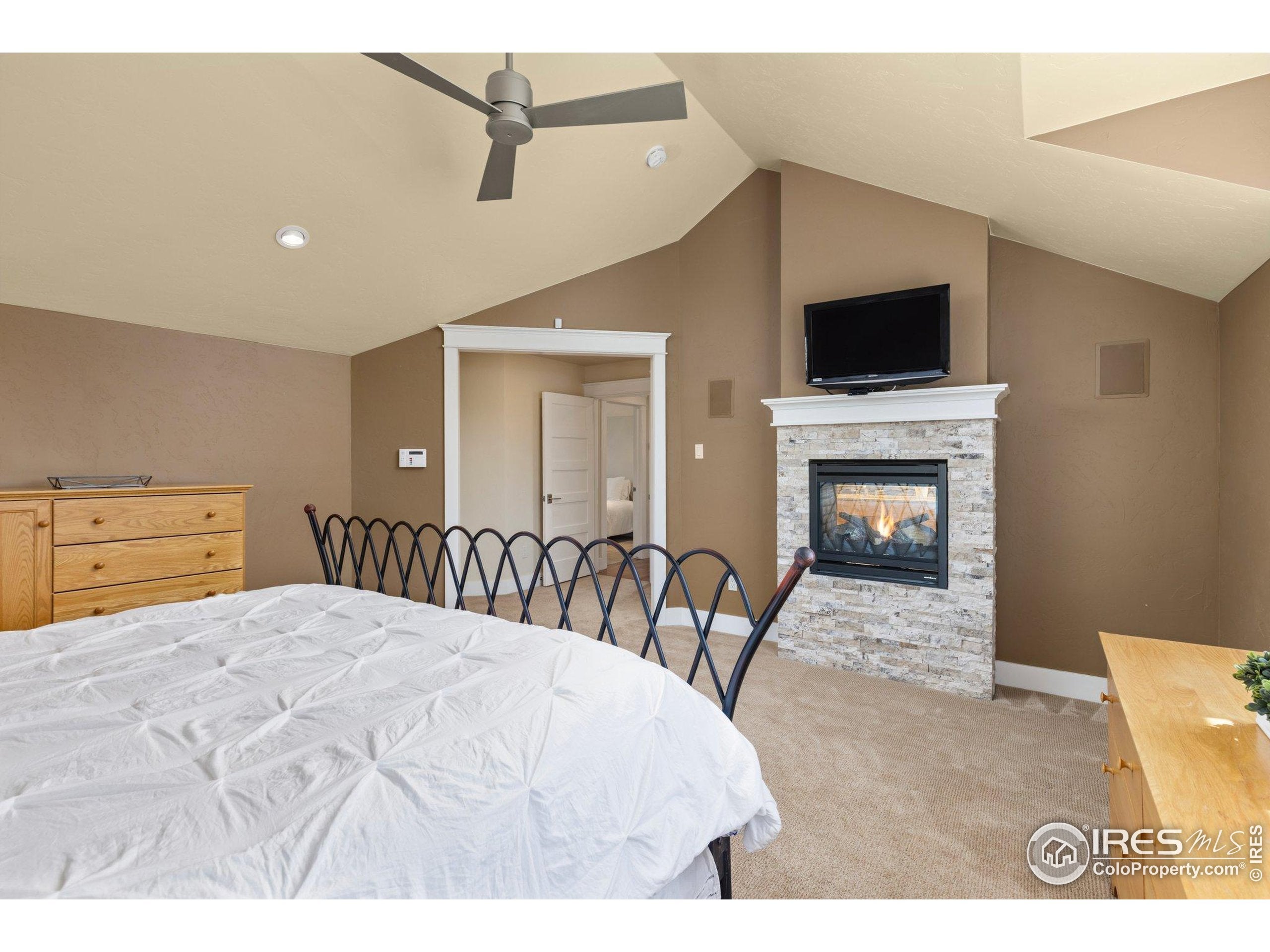 Louisville, Colorado, 80027, United States, 4 Bedrooms Bedrooms, ,5 BathroomsBathrooms,Residential,Active,1764452