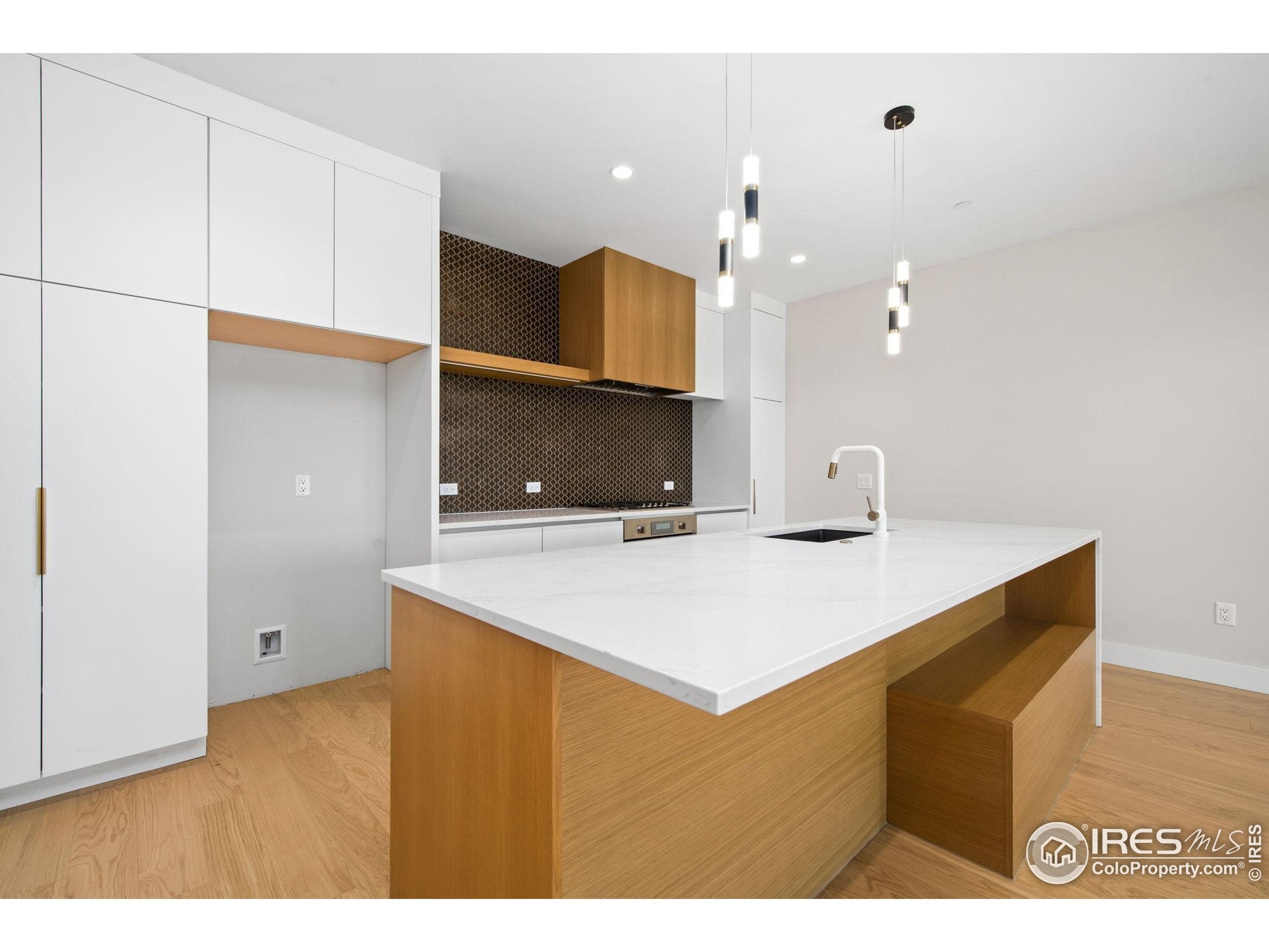 Loveland, Colorado, 80537, United States, 2 Bedrooms Bedrooms, ,3 BathroomsBathrooms,Residential,Active,1884717