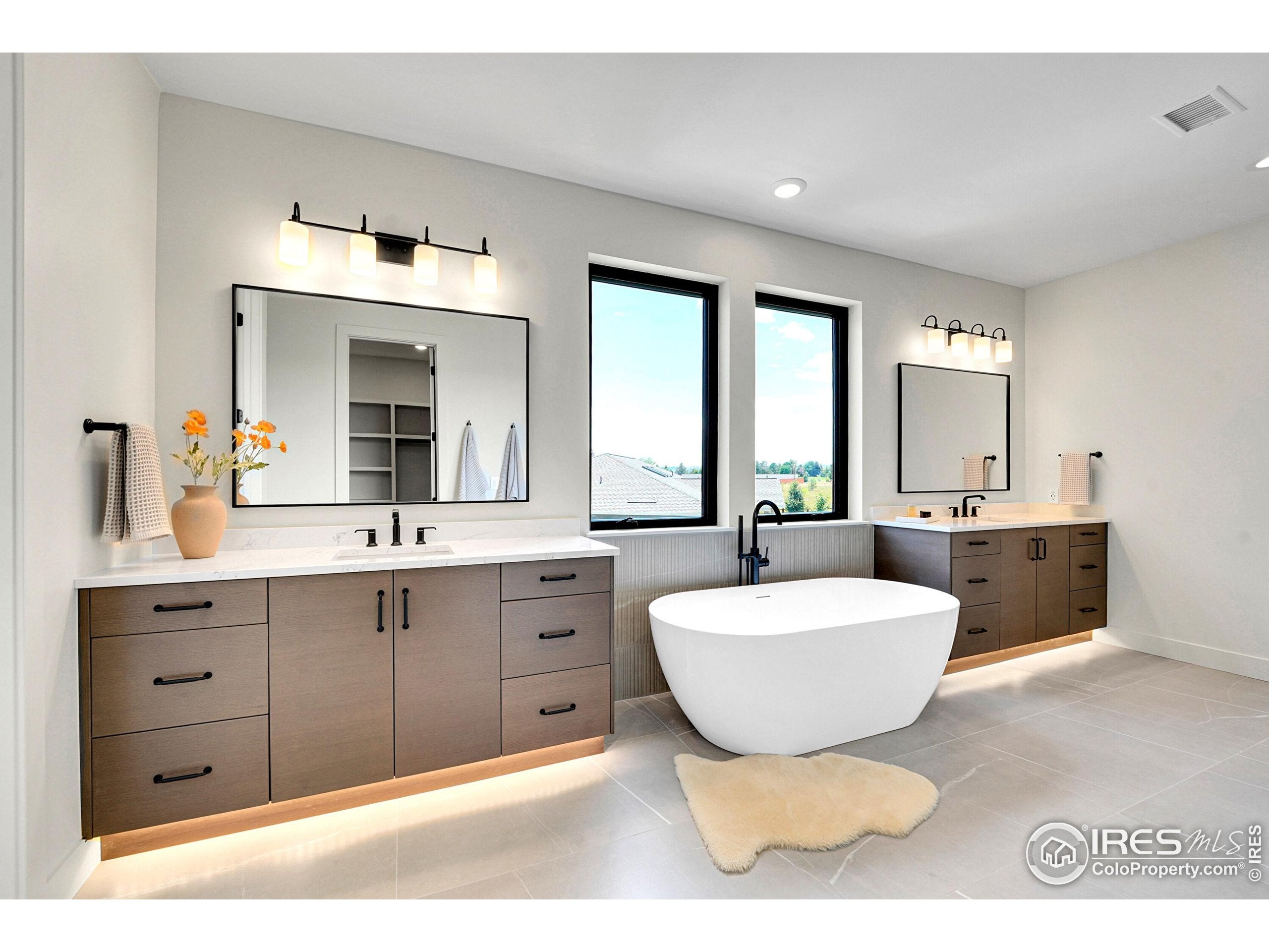 Louisville, Colorado, 80027, United States, 5 Bedrooms Bedrooms, ,6 BathroomsBathrooms,Residential,Active,1997547