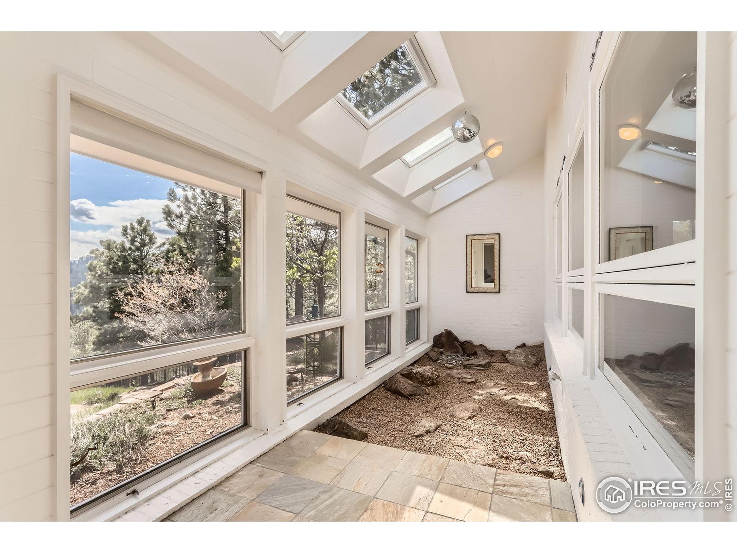 Boulder, Colorado, 80302, United States, 4 Bedrooms Bedrooms, ,5 BathroomsBathrooms,Residential,Pending,1953002