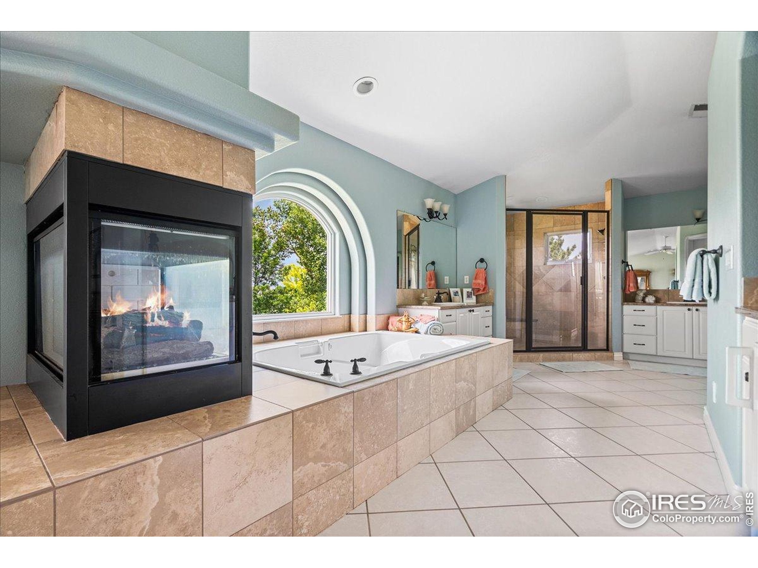 Loveland, Colorado, 80538, United States, 7 Bedrooms Bedrooms, ,5 BathroomsBathrooms,Residential,Active,1952273