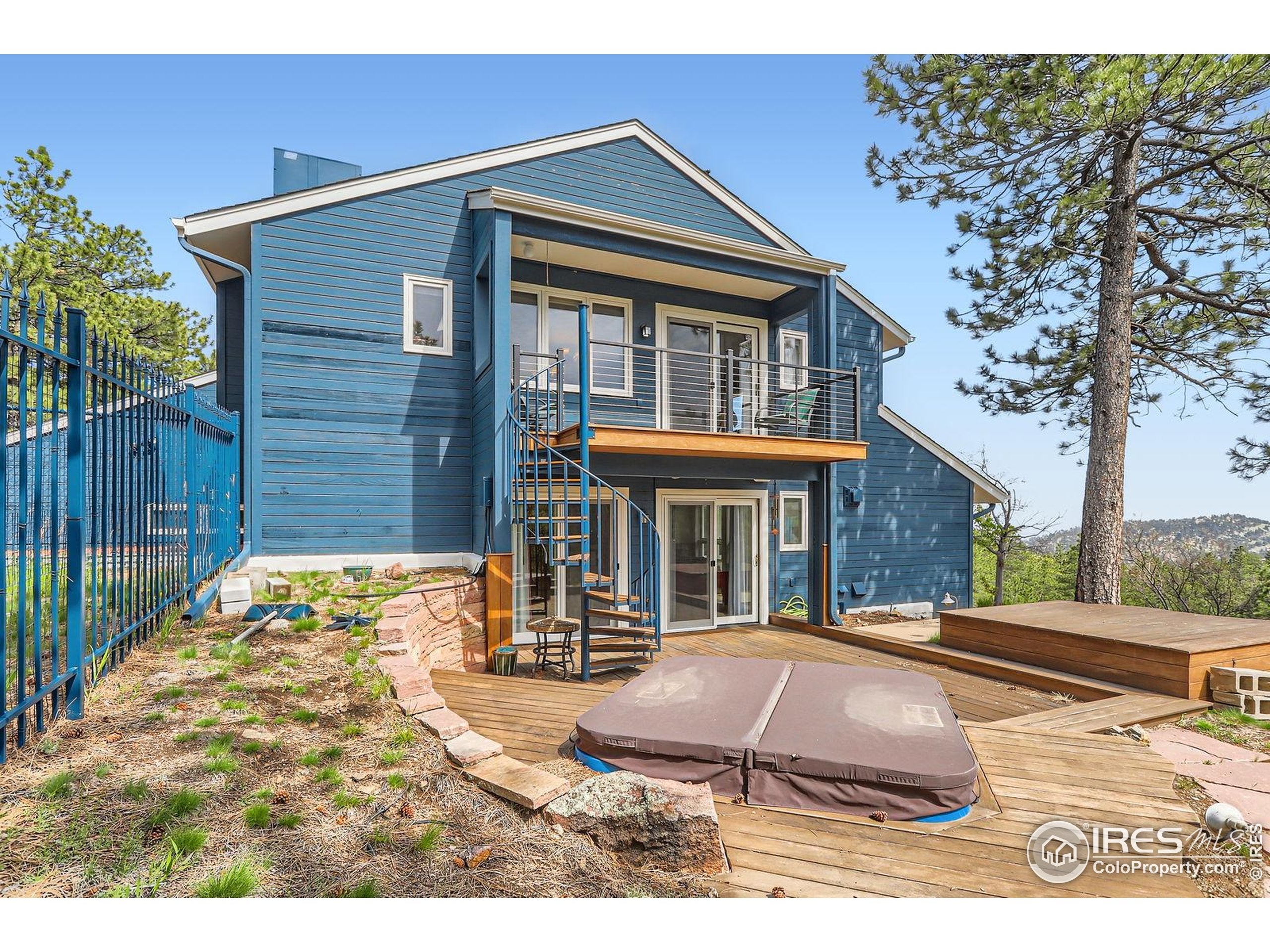 Boulder, Colorado, 80302, United States, 4 Bedrooms Bedrooms, ,5 BathroomsBathrooms,Residential,Pending,1953002