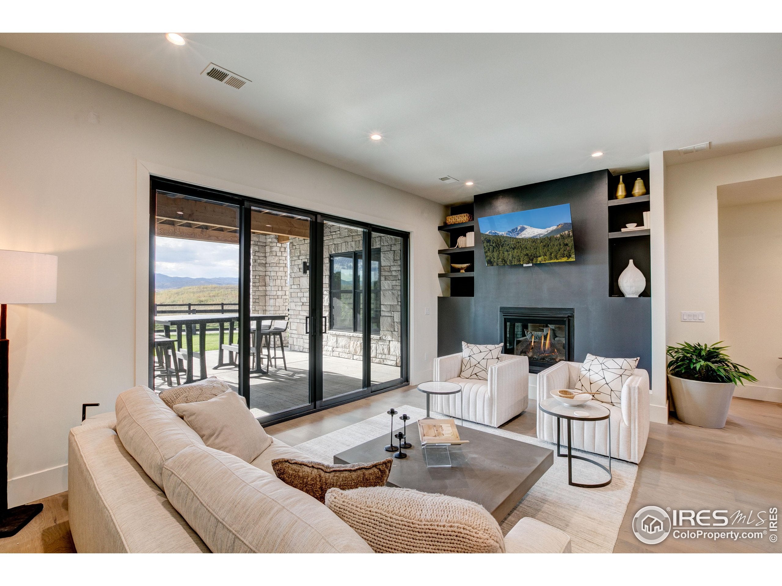 Berthoud, Colorado, 80513, United States, 4 Bedrooms Bedrooms, ,9 BathroomsBathrooms,Residential,Active,1945514