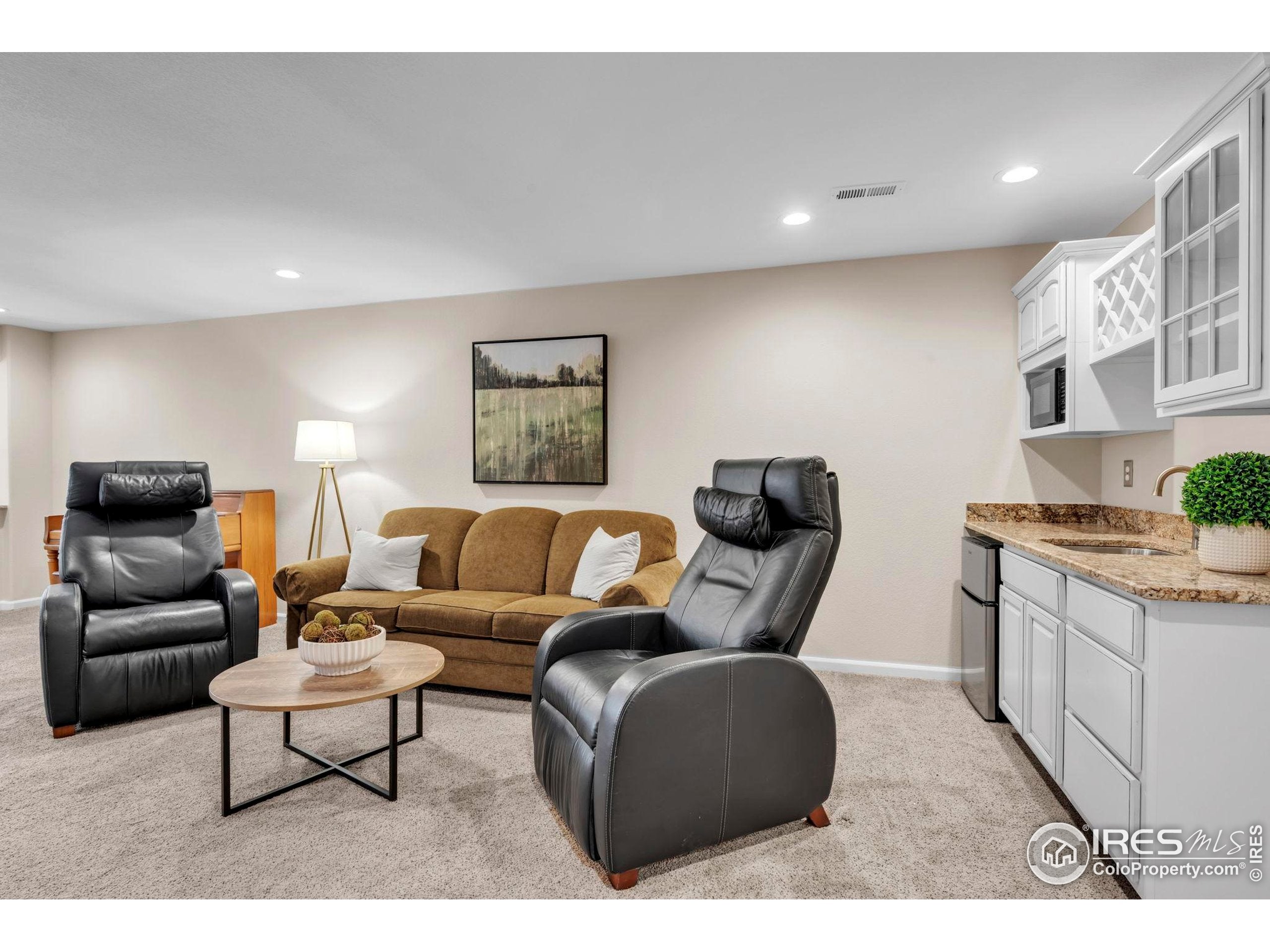 Louisville, Colorado, 80027, United States, 3 Bedrooms Bedrooms, ,3 BathroomsBathrooms,Residential,Active,1944039