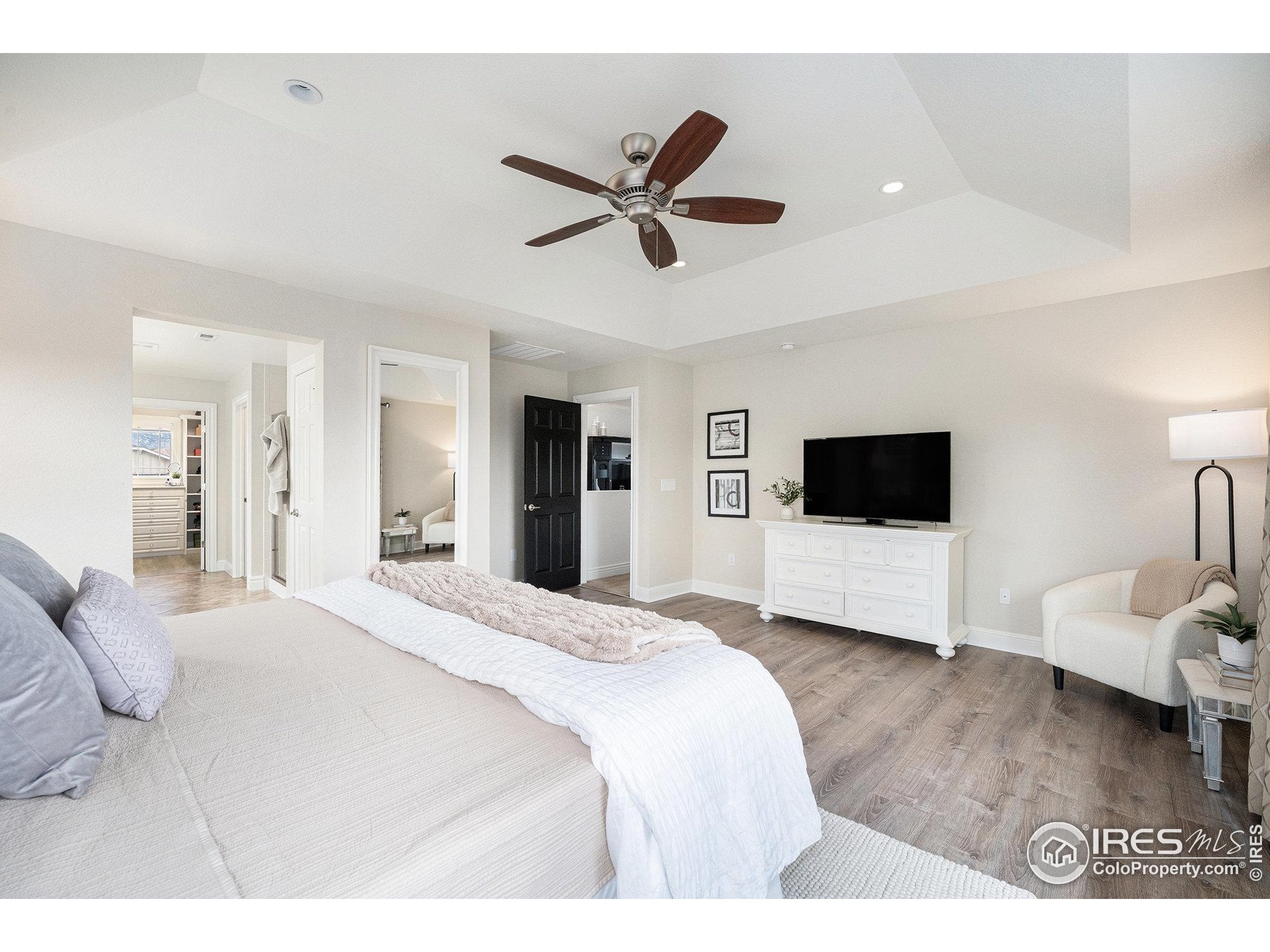 Arvada, Colorado, 80403, United States, 4 Bedrooms Bedrooms, ,5 BathroomsBathrooms,Residential,Active,1952032