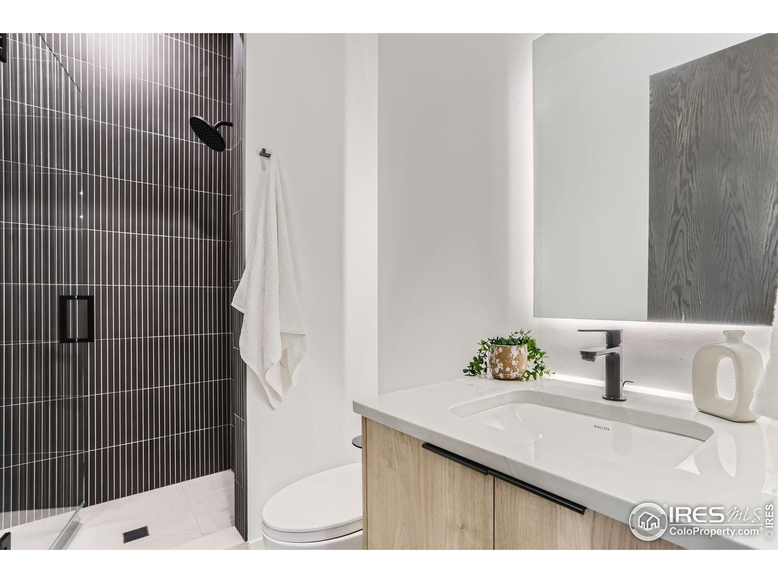 Boulder, Colorado, 80304, United States, 4 Bedrooms Bedrooms, ,4 BathroomsBathrooms,Residential,Active,2002331