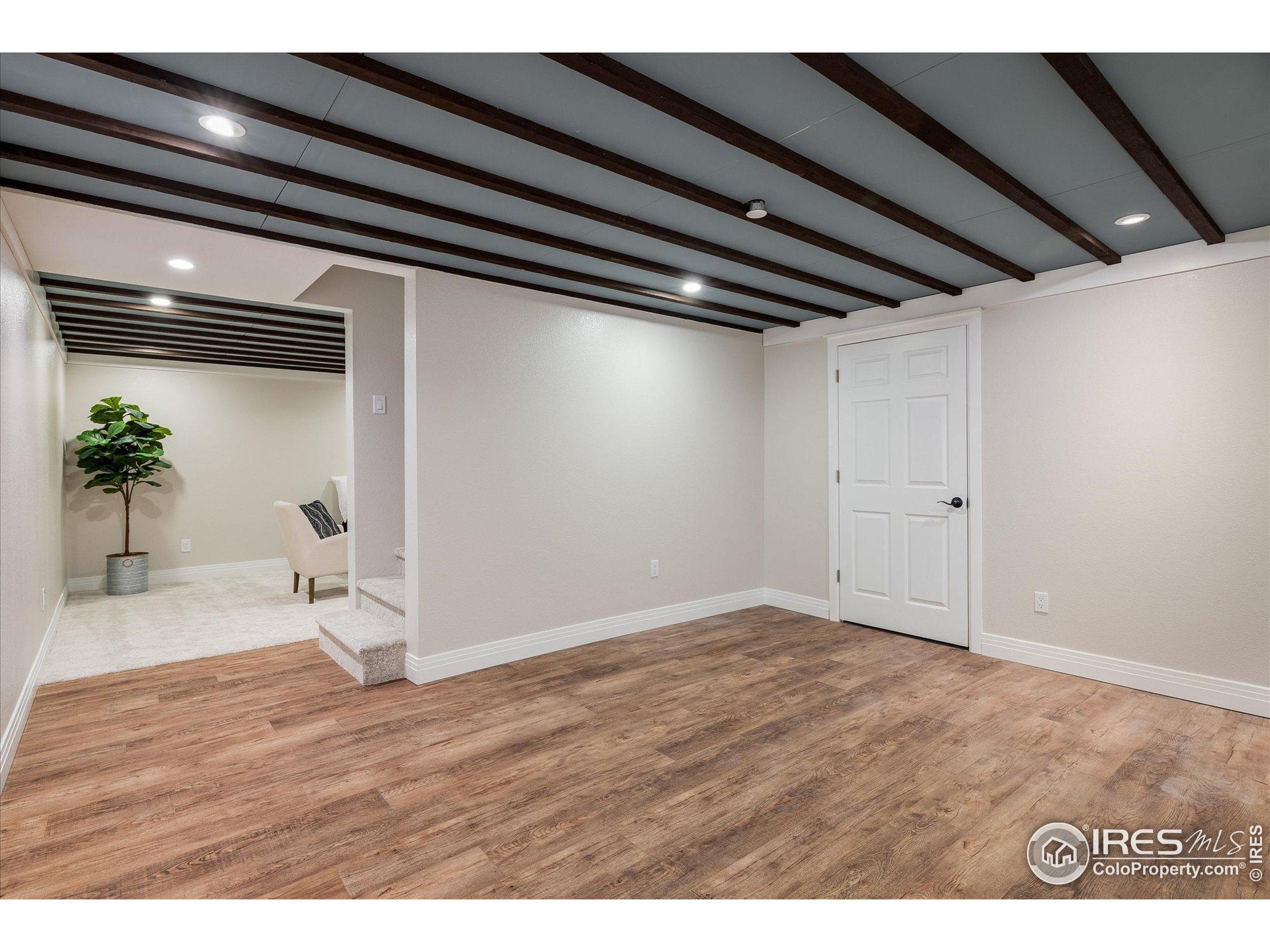 Golden, Colorado, 80403, United States, ,3 BathroomsBathrooms,Residential,Active,1888512