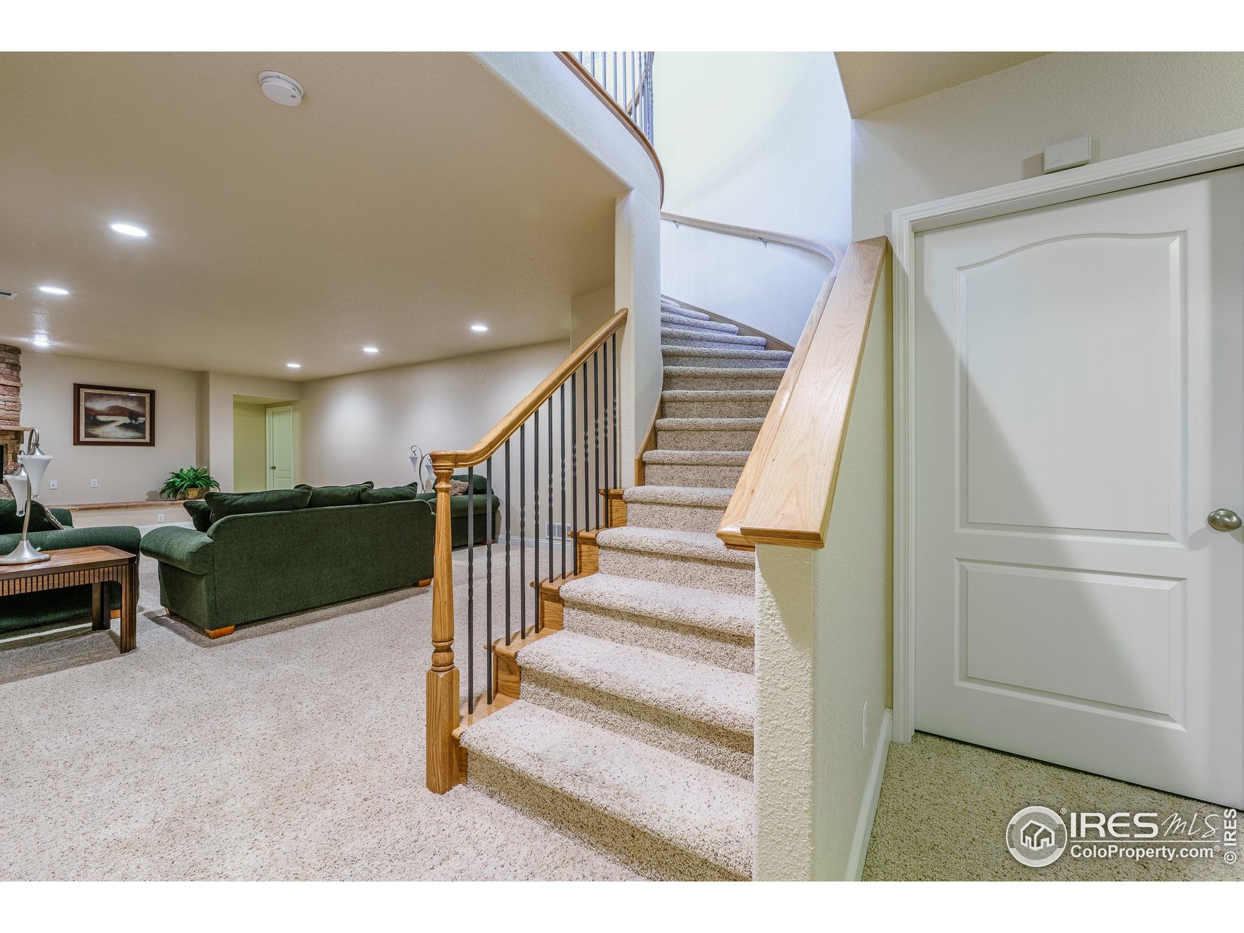 Arvada, Colorado, 80005, United States, 4 Bedrooms Bedrooms, ,4 BathroomsBathrooms,Residential,Active,1922299