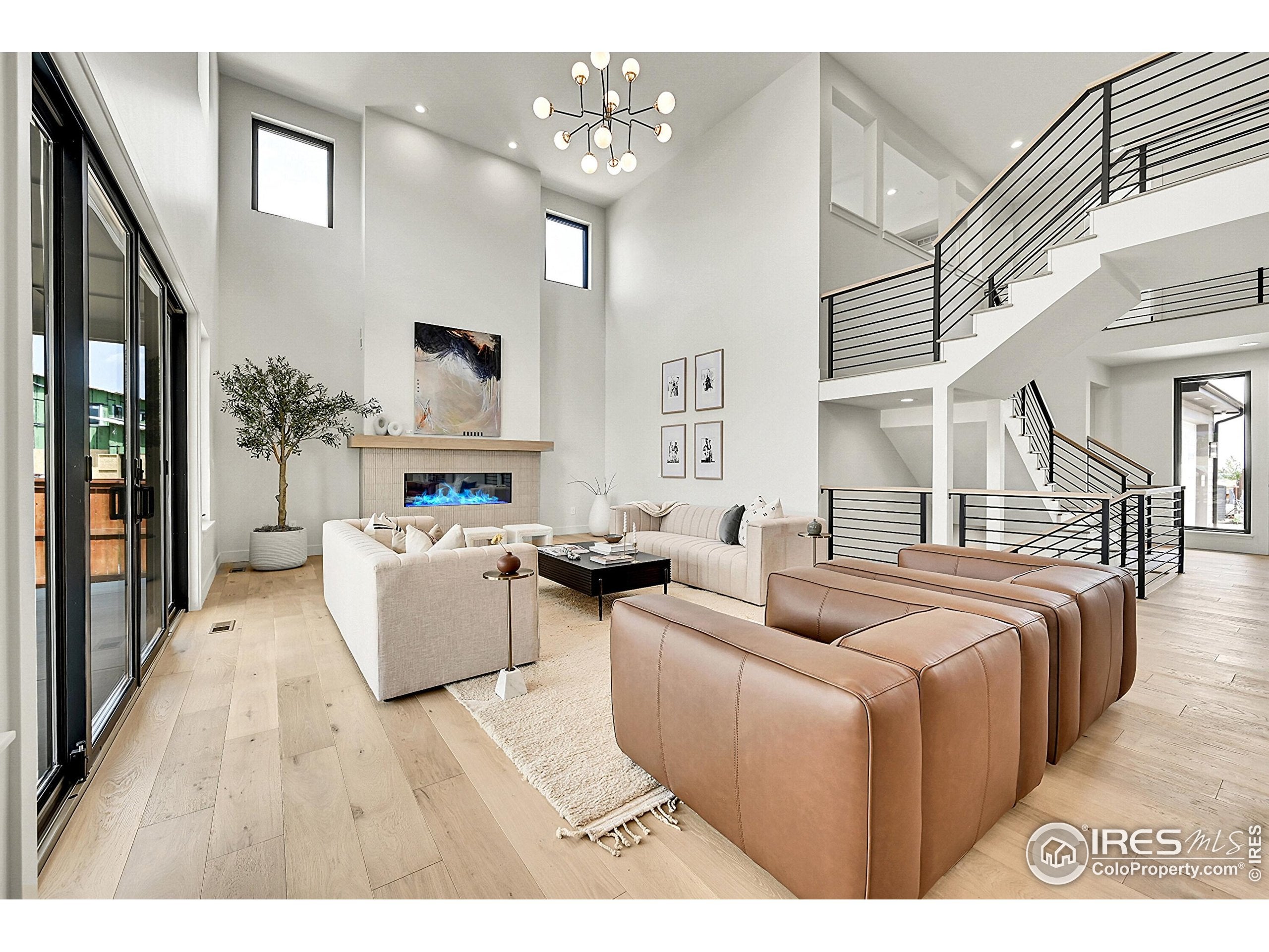 Louisville, Colorado, 80027, United States, 5 Bedrooms Bedrooms, ,6 BathroomsBathrooms,Residential,Active,1997547