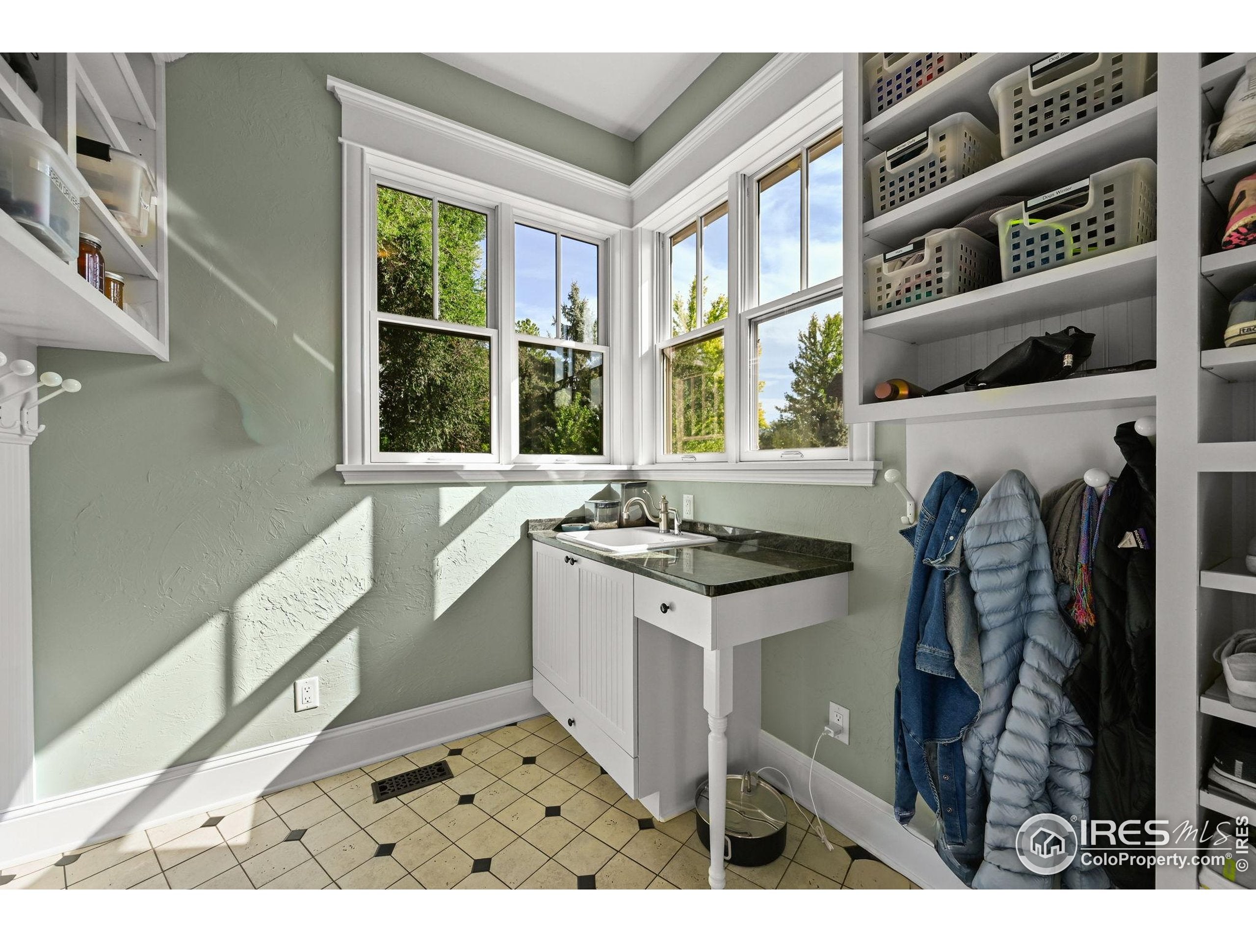 Louisville, Colorado, 80027, United States, 3 Bedrooms Bedrooms, ,3 BathroomsBathrooms,Residential,Pending,1997546