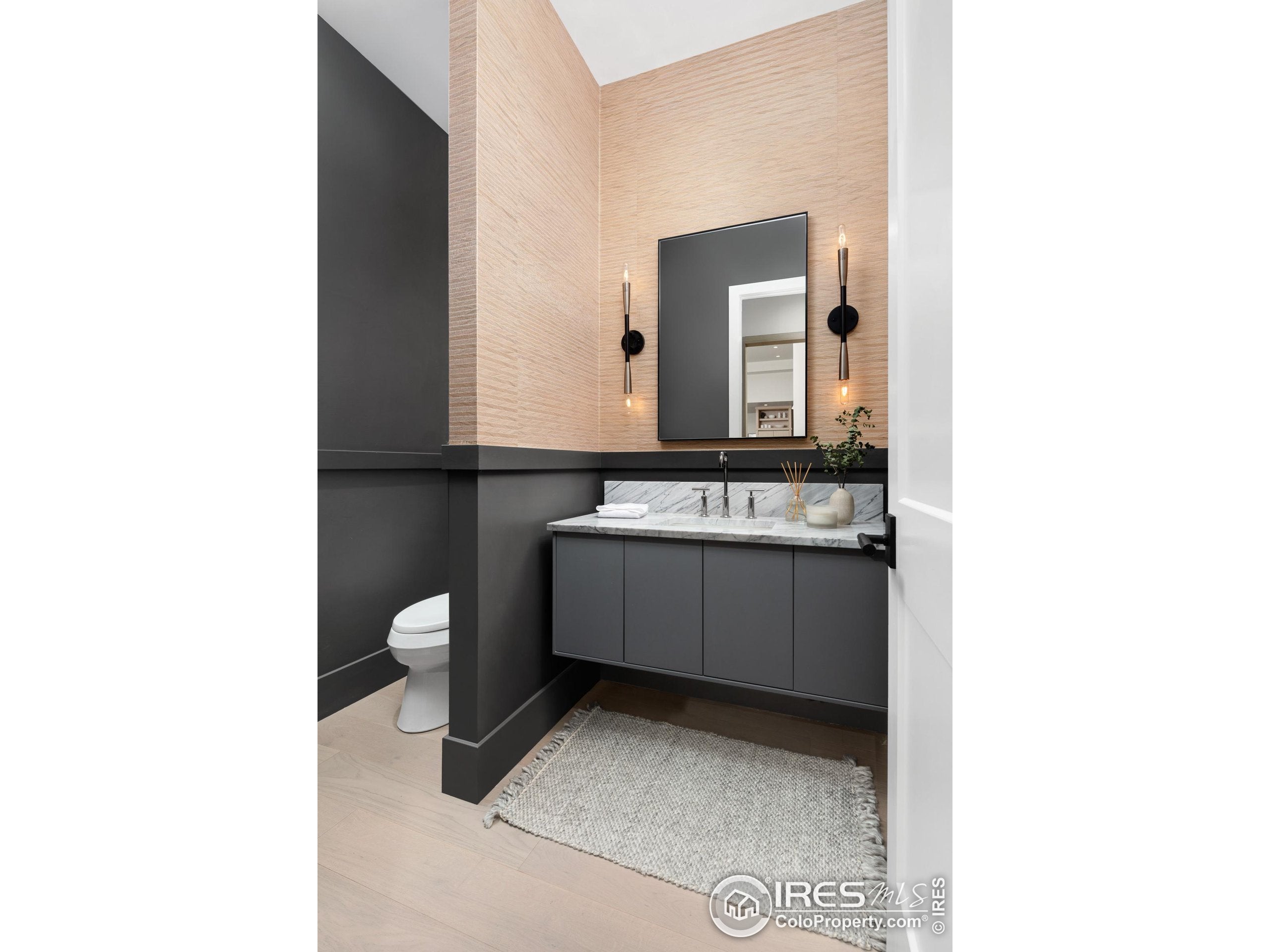 Berthoud, Colorado, 80513, United States, 4 Bedrooms Bedrooms, ,9 BathroomsBathrooms,Residential,Active,1945514