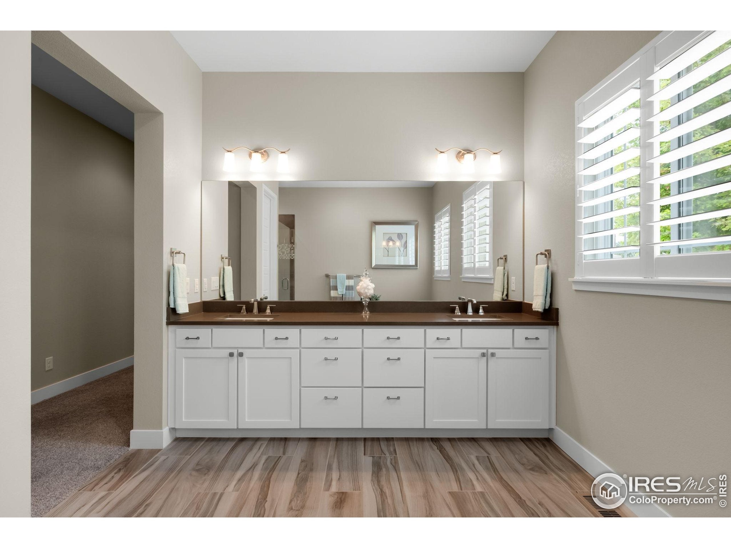 Golden, Colorado, 80403, United States, 5 Bedrooms Bedrooms, ,4 BathroomsBathrooms,Residential,Active,1945502