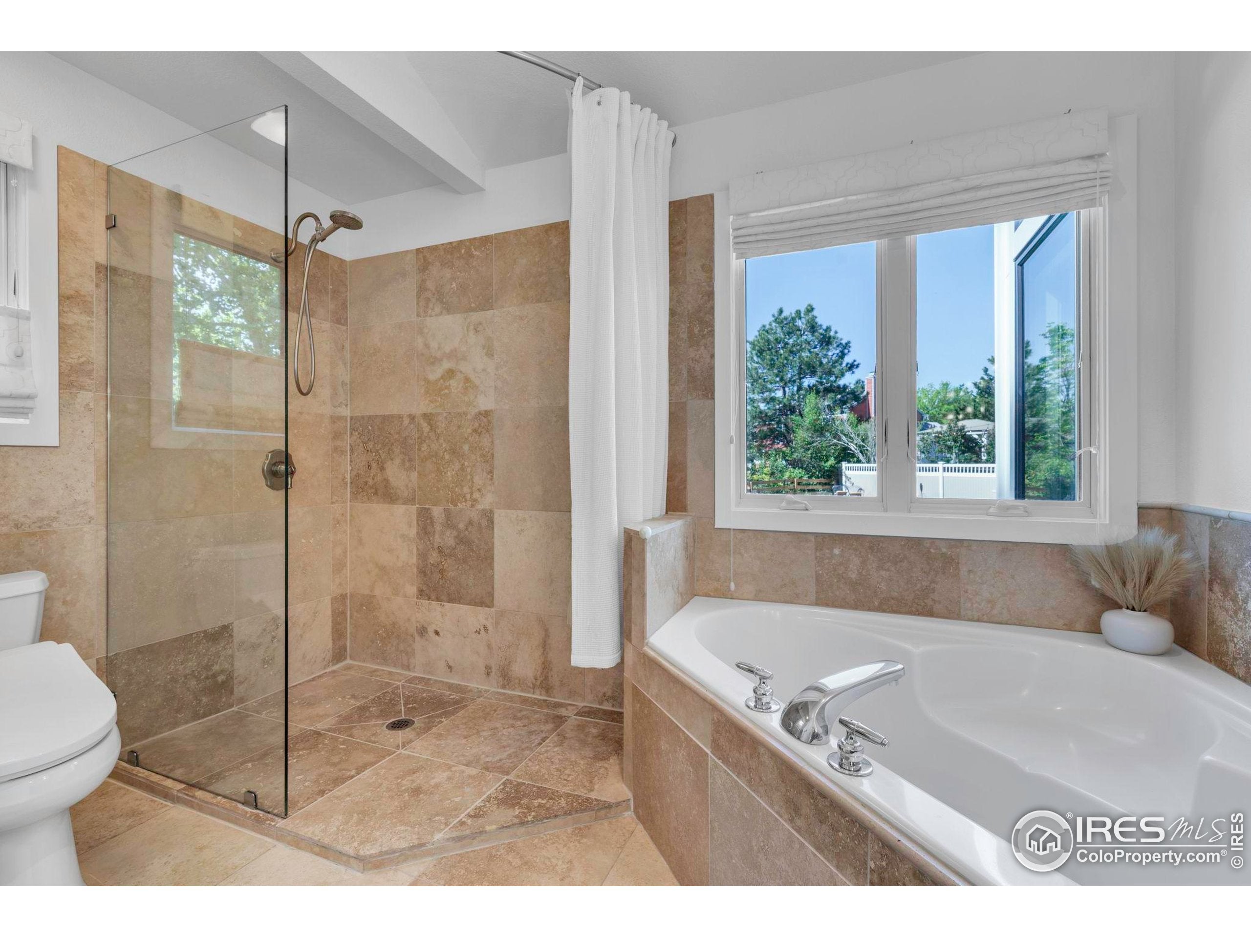 Louisville, Colorado, 80027, United States, 4 Bedrooms Bedrooms, ,4 BathroomsBathrooms,Residential,Active,1821969