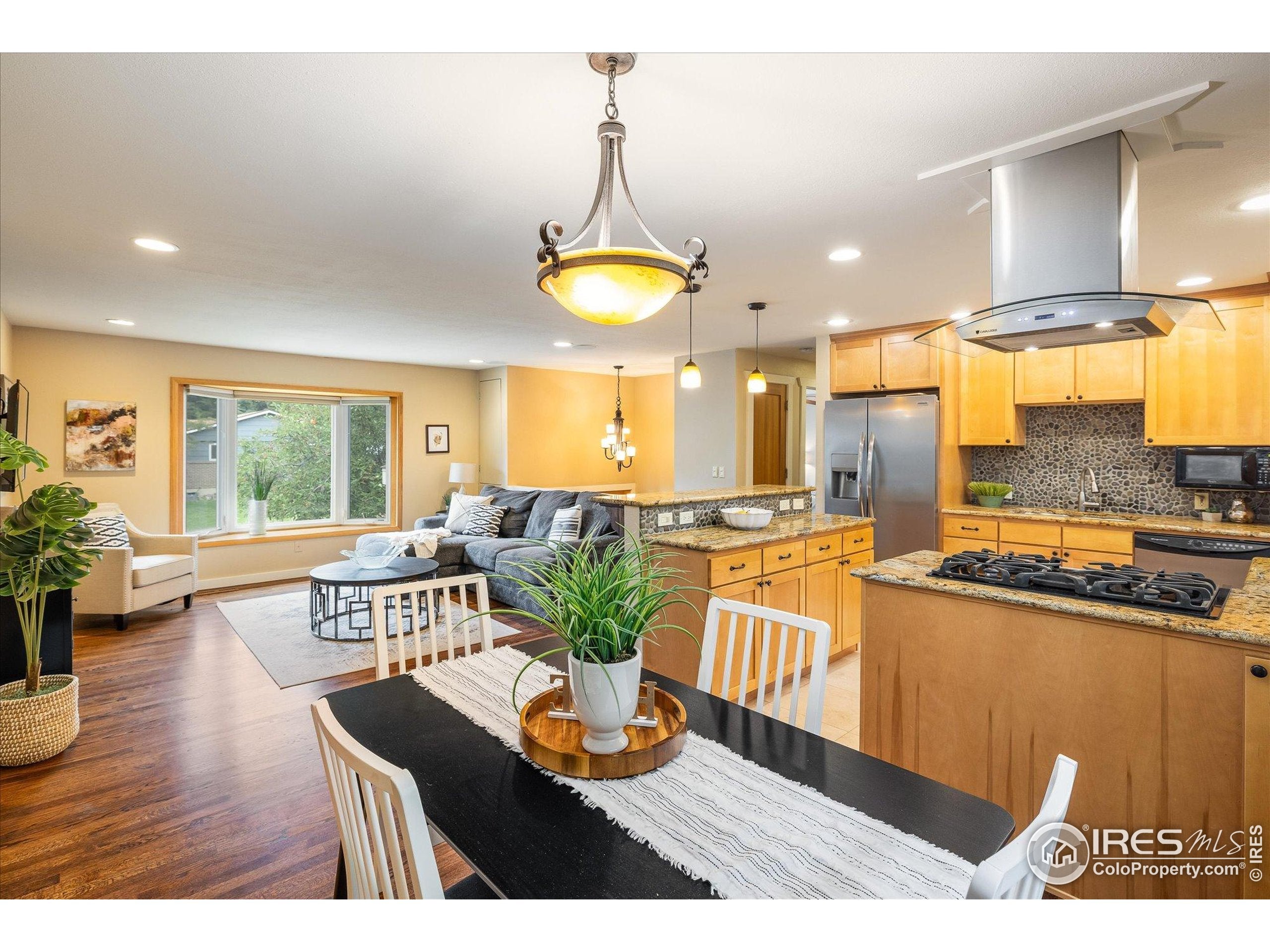 Boulder, Colorado, 80304, United States, 3 Bedrooms Bedrooms, ,2 BathroomsBathrooms,Residential,Active,1943829