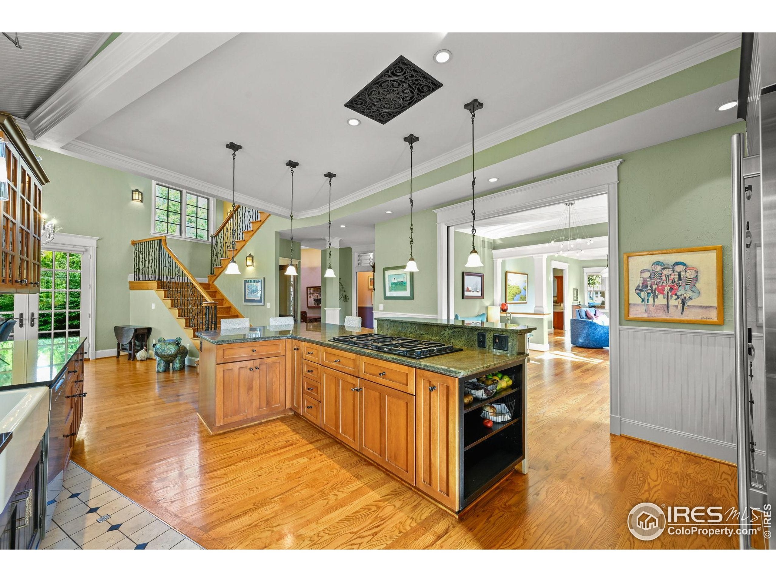 Louisville, Colorado, 80027, United States, 3 Bedrooms Bedrooms, ,3 BathroomsBathrooms,Residential,Pending,1997546