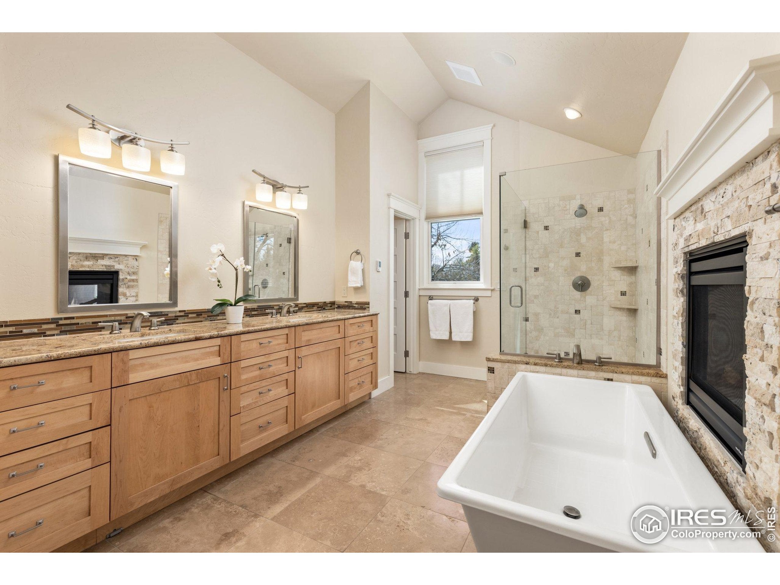Louisville, Colorado, 80027, United States, 4 Bedrooms Bedrooms, ,5 BathroomsBathrooms,Residential,Active,1764452