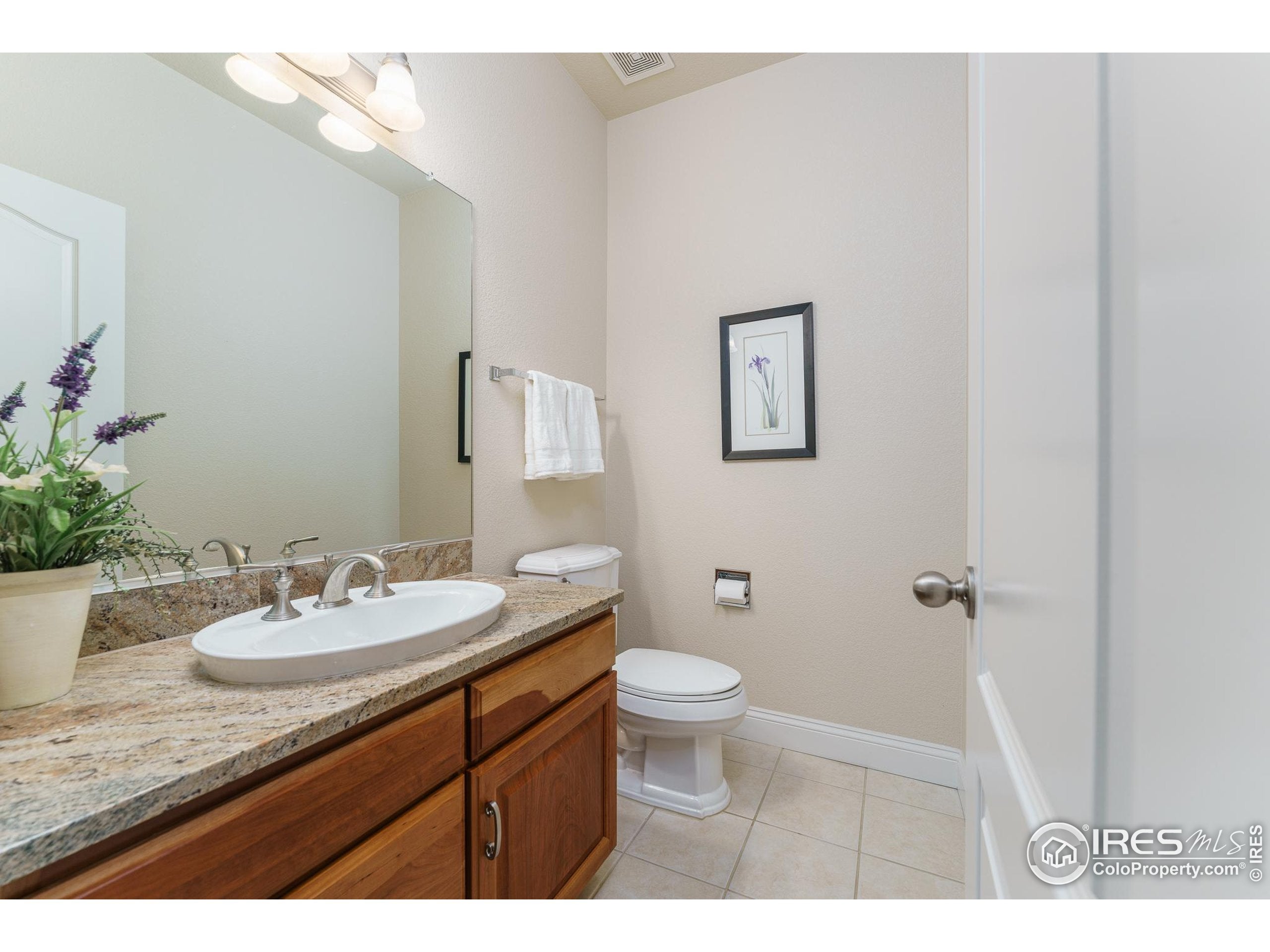 Arvada, Colorado, 80005, United States, 4 Bedrooms Bedrooms, ,4 BathroomsBathrooms,Residential,Active,1922299