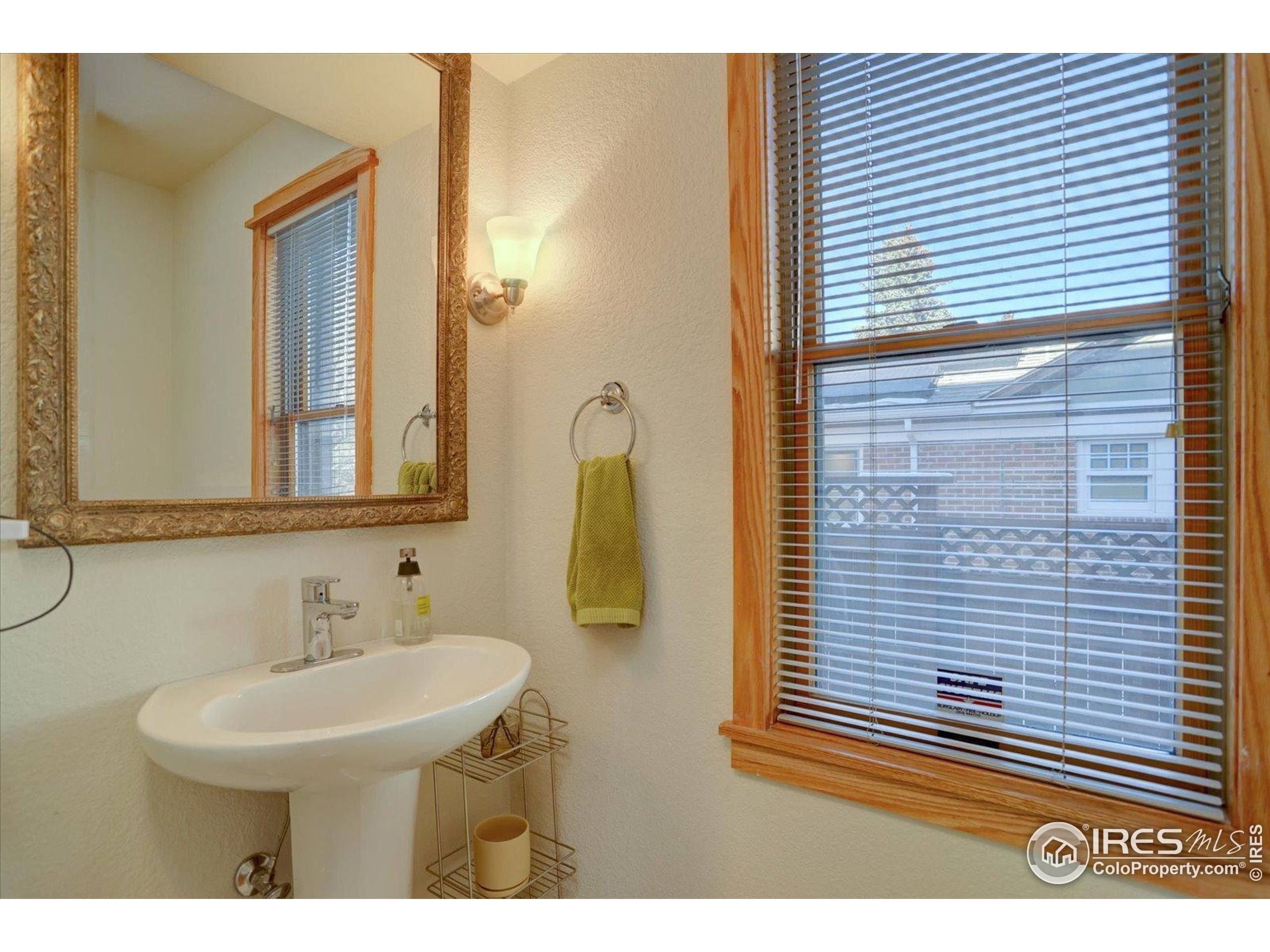 Boulder, Colorado, 80302, United States, 3 Bedrooms Bedrooms, ,4 BathroomsBathrooms,Residential,Active,2008343