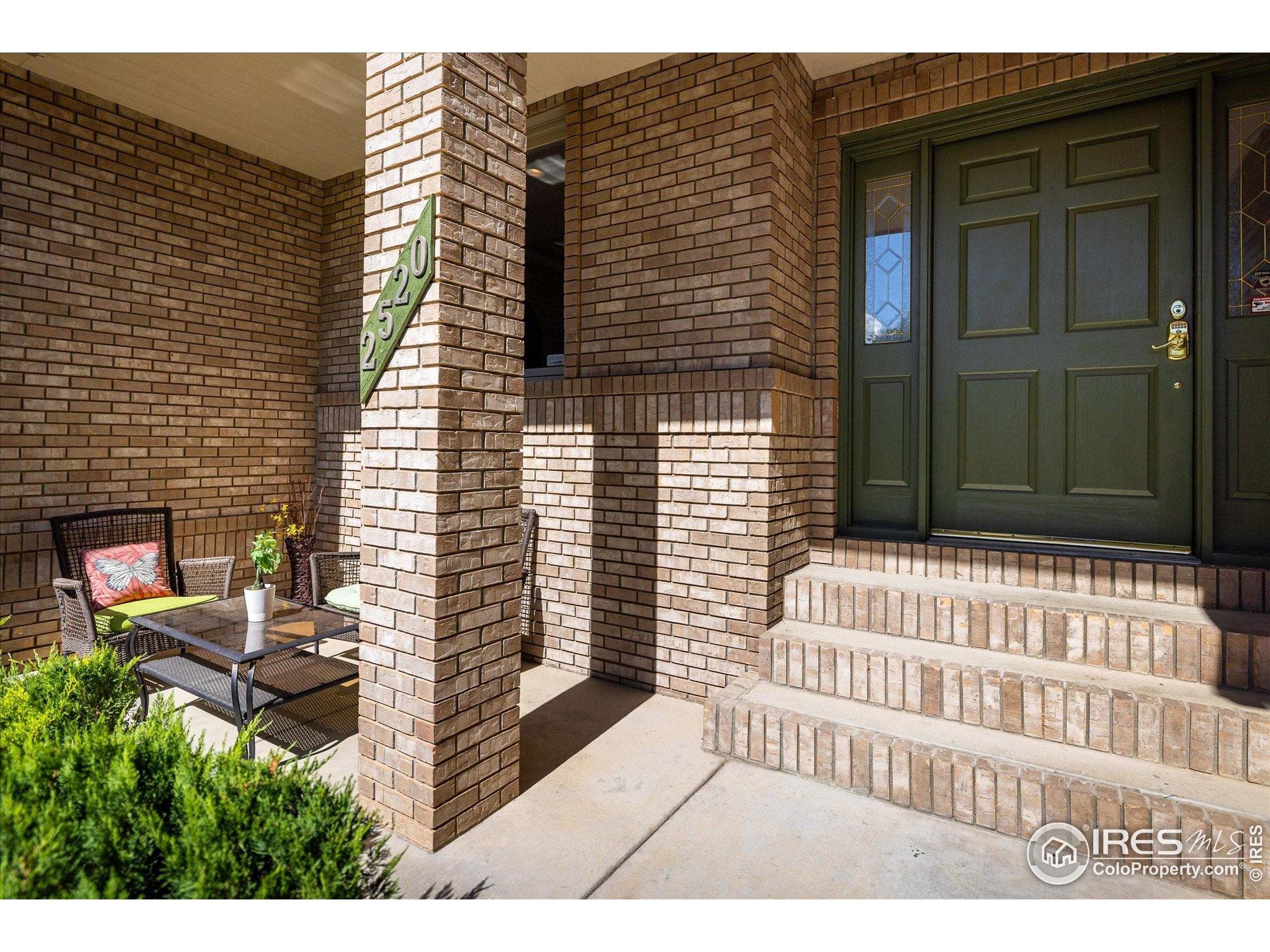 Lafayette, Colorado, 80026, United States, 4 Bedrooms Bedrooms, ,3 BathroomsBathrooms,Residential,Active,1959544