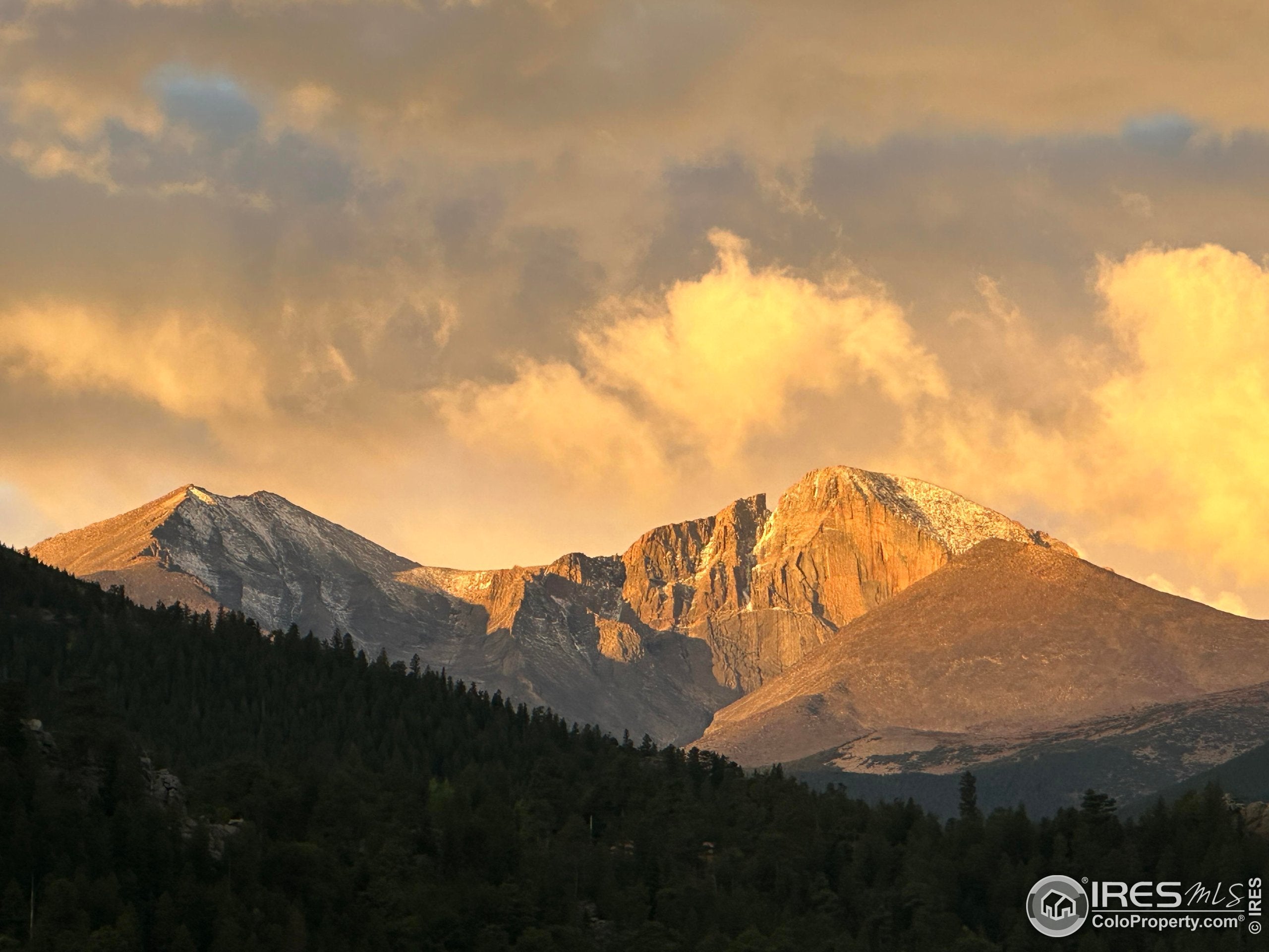 Estes Park, Colorado, 80517, United States, 6 Bedrooms Bedrooms, ,6 BathroomsBathrooms,Residential,Active,1952470