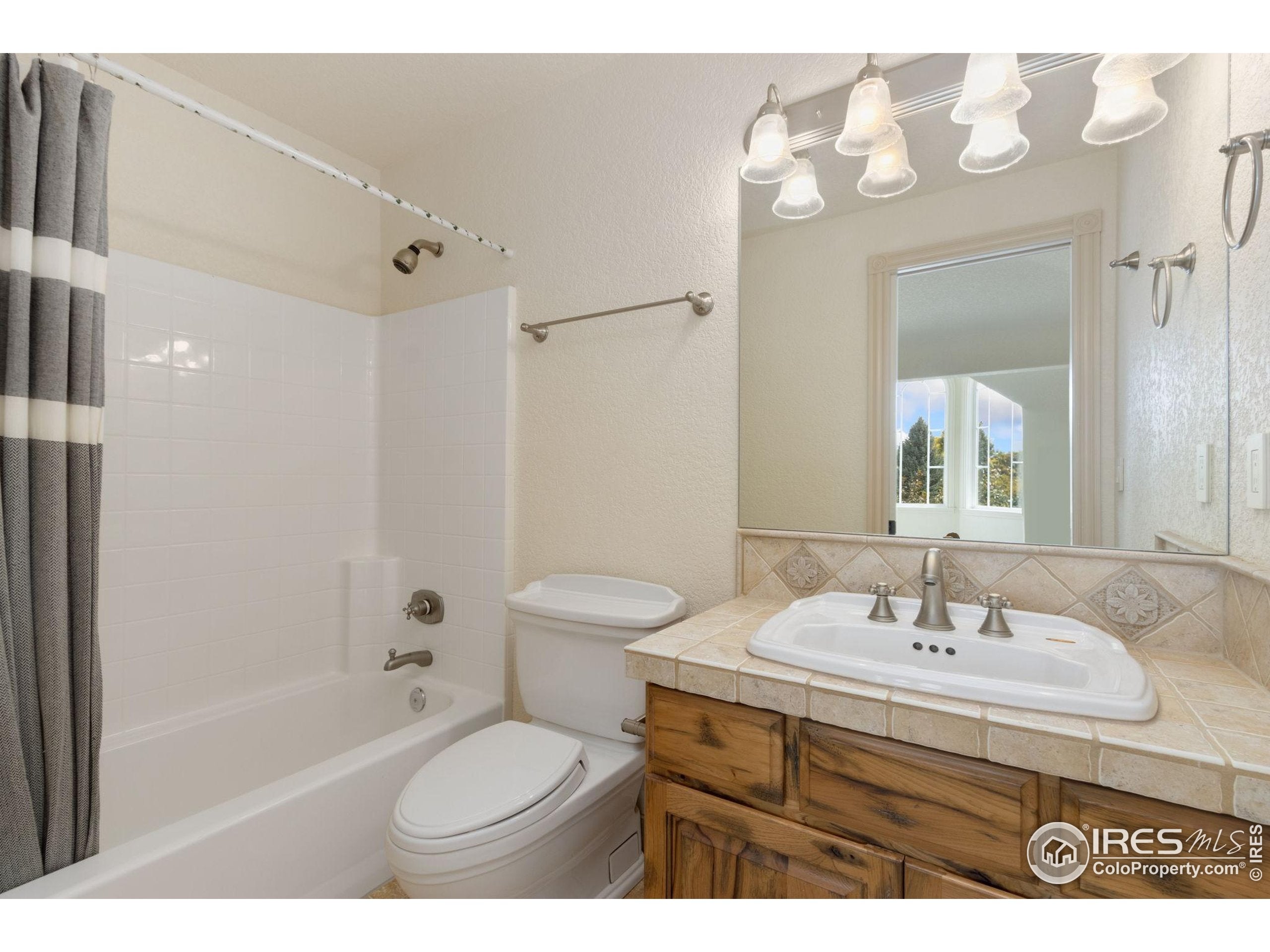 Fort Collins, Colorado, 80526, United States, 5 Bedrooms Bedrooms, ,5 BathroomsBathrooms,Residential,Active,1953988