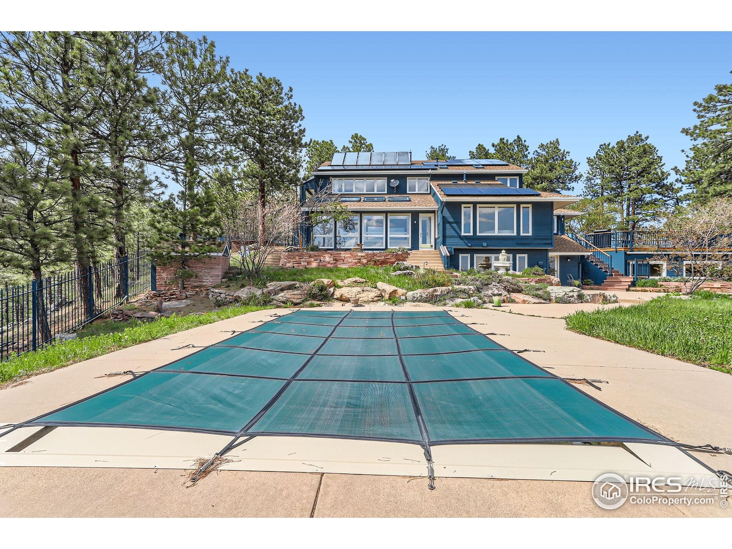 Boulder, Colorado, 80302, United States, 4 Bedrooms Bedrooms, ,5 BathroomsBathrooms,Residential,Pending,1953002
