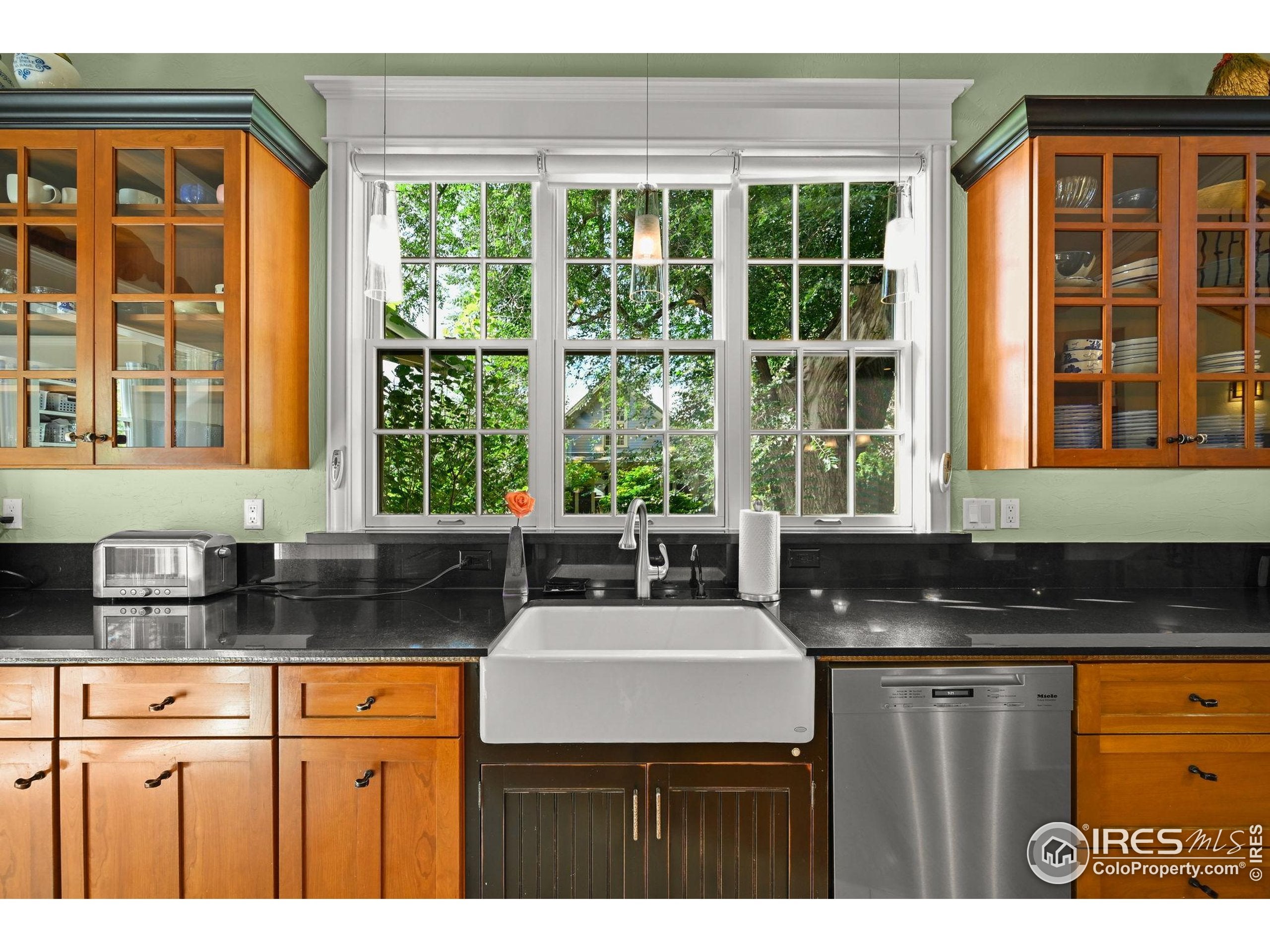 Louisville, Colorado, 80027, United States, 3 Bedrooms Bedrooms, ,3 BathroomsBathrooms,Residential,Pending,1997546