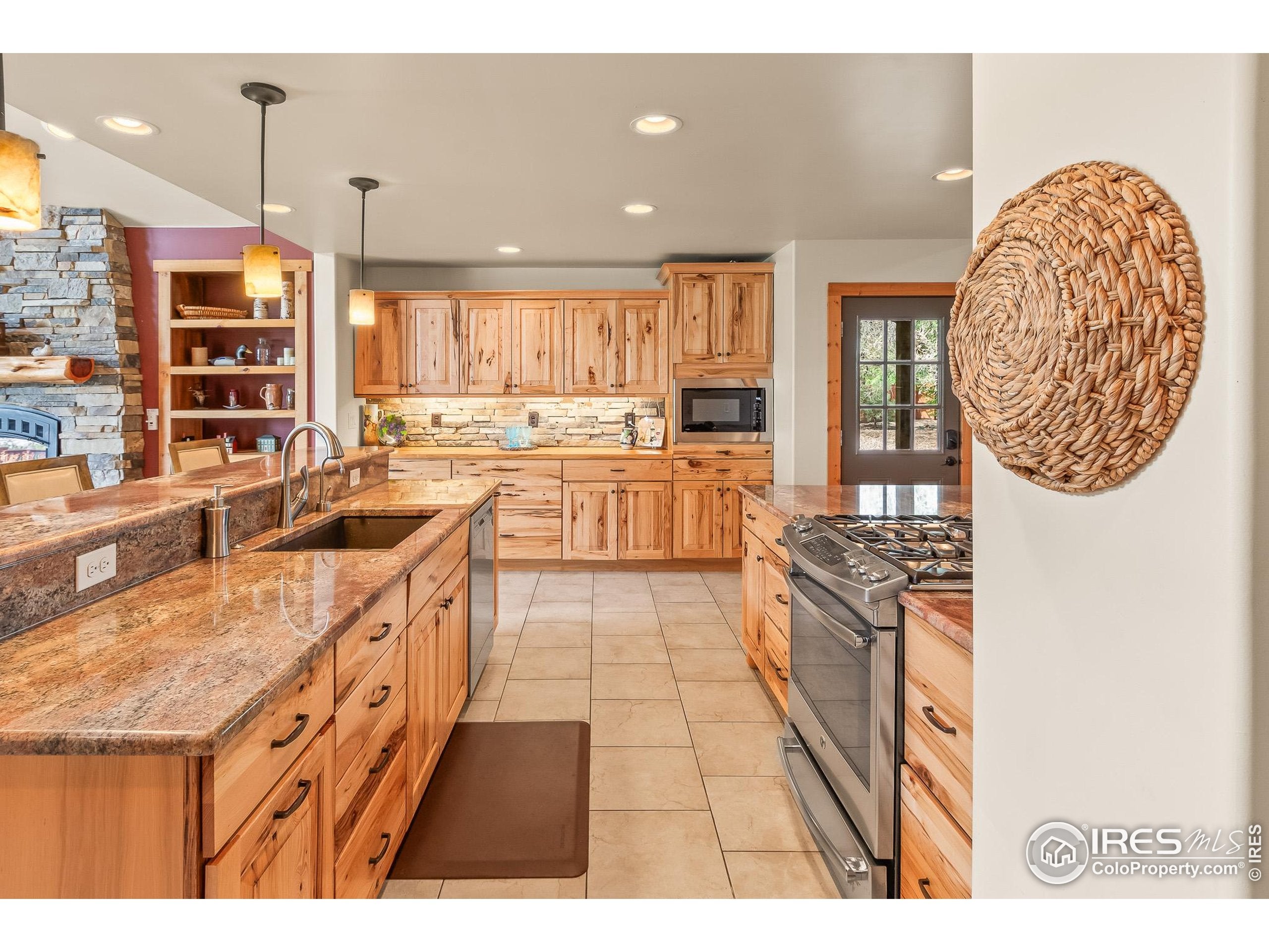Loveland, Colorado, 80537, United States, 3 Bedrooms Bedrooms, ,3 BathroomsBathrooms,Residential,Active,1943759