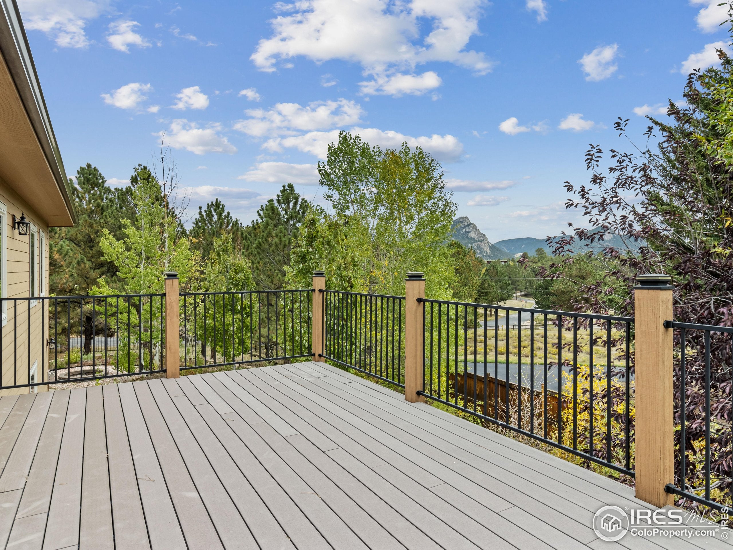 Estes Park, Colorado, 80517, United States, 5 Bedrooms Bedrooms, ,4 BathroomsBathrooms,Residential,Contingent,1824567