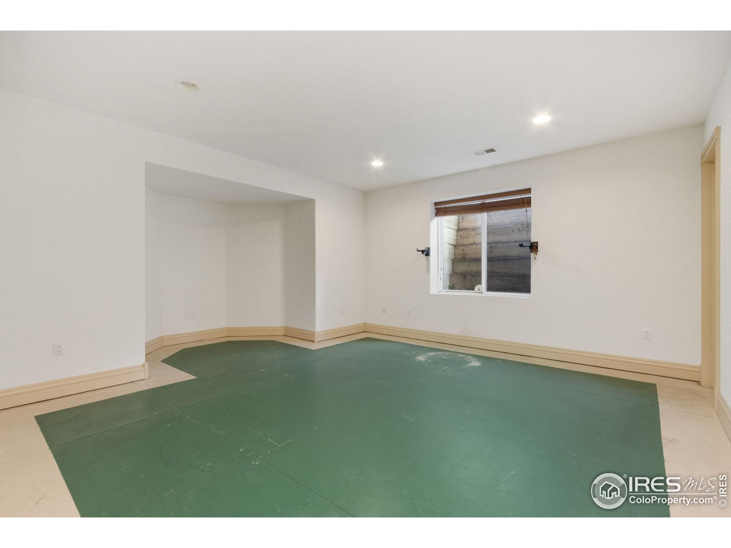 Fort Collins, Colorado, 80526, United States, 5 Bedrooms Bedrooms, ,5 BathroomsBathrooms,Residential,Active,1953988