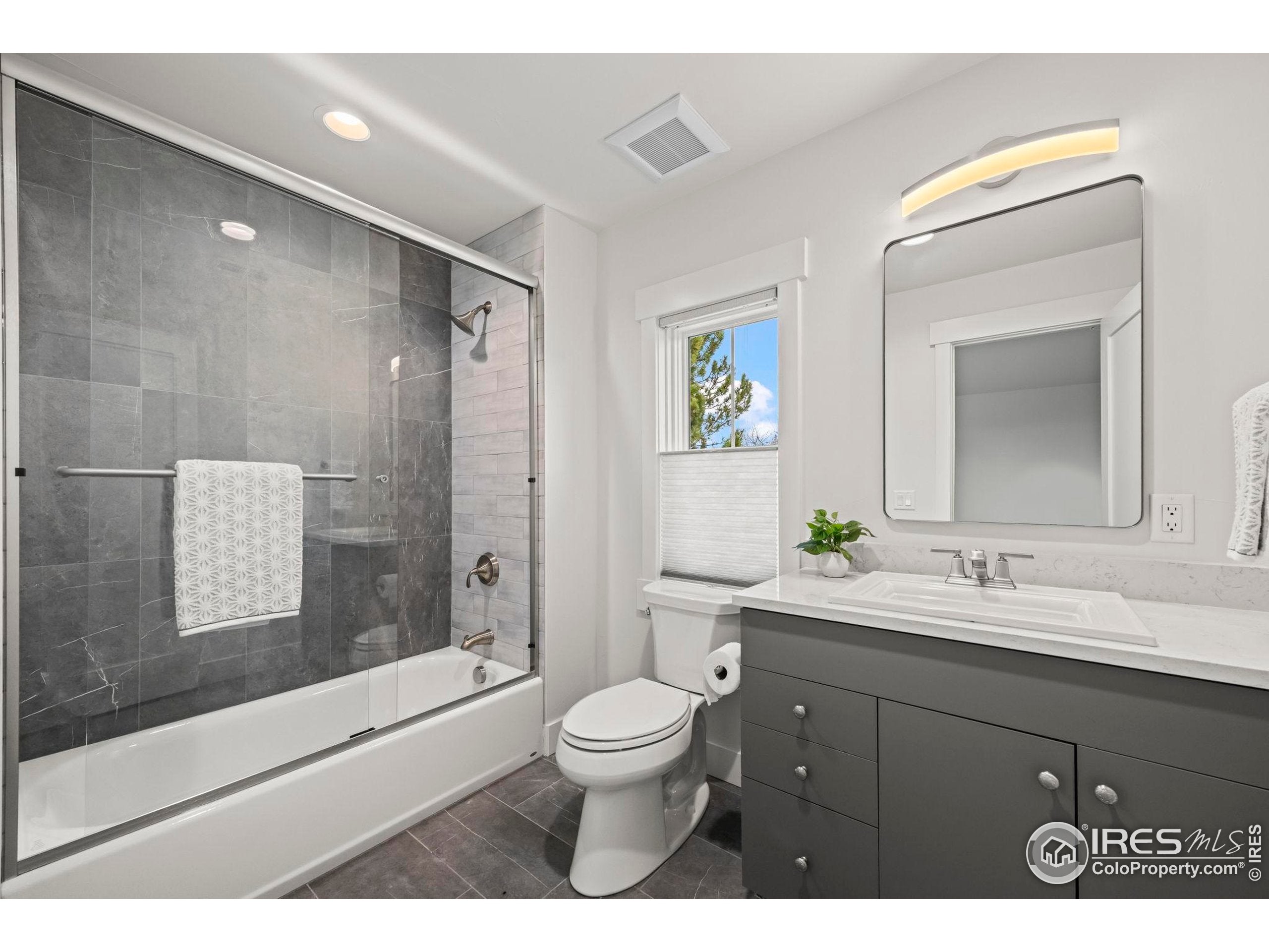 Lafayette, Colorado, 80026, United States, 5 Bedrooms Bedrooms, ,7 BathroomsBathrooms,Residential,Active,2006932