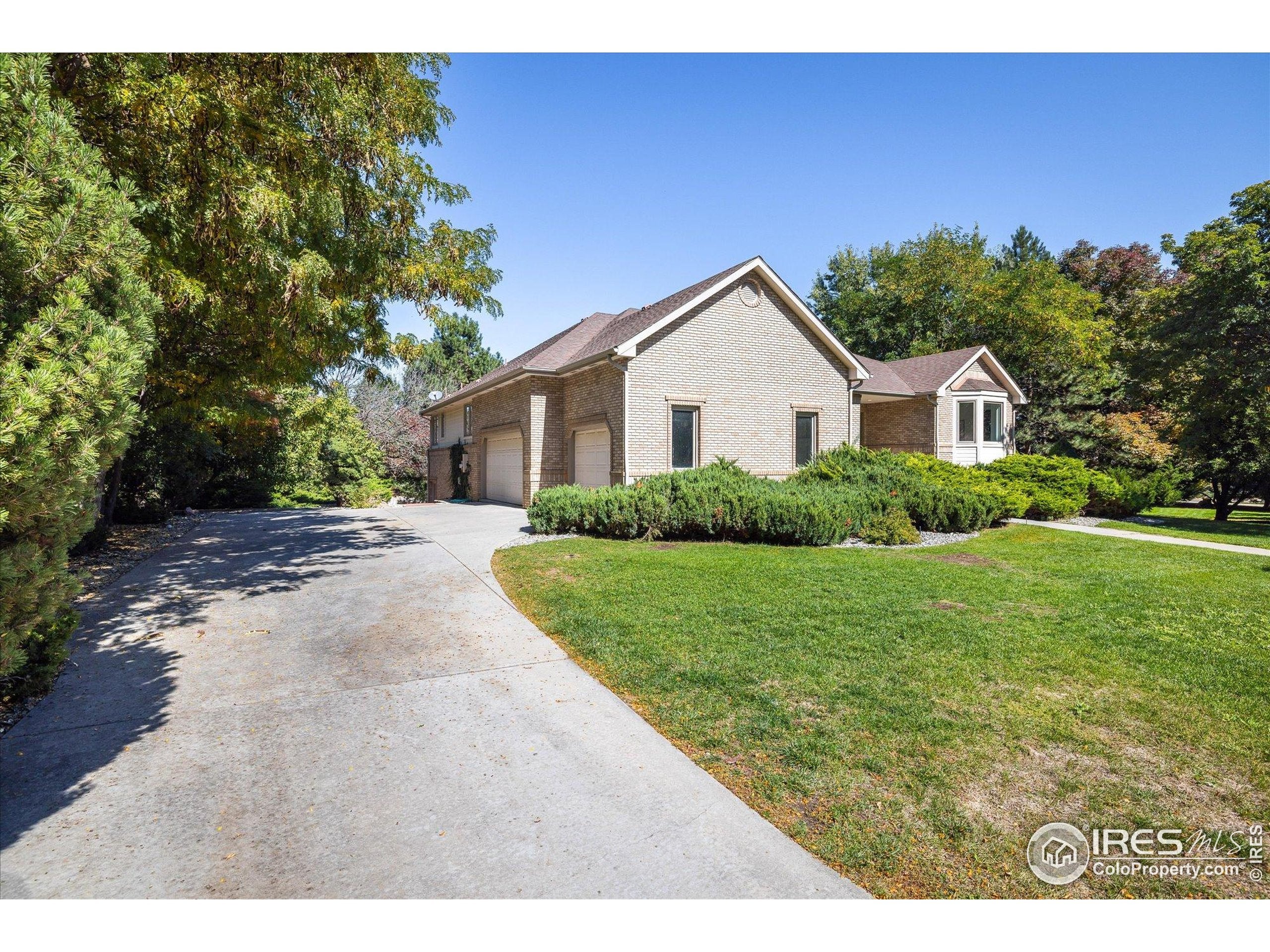 Lafayette, Colorado, 80026, United States, 4 Bedrooms Bedrooms, ,3 BathroomsBathrooms,Residential,Active,1959544