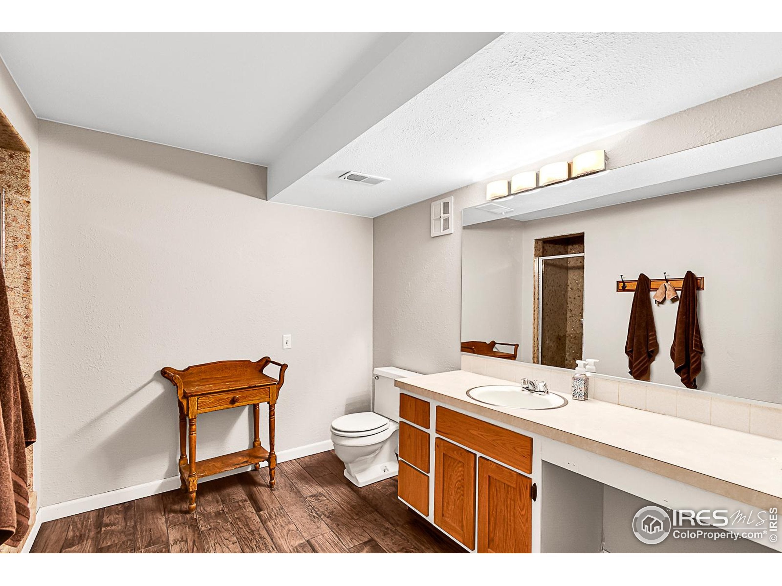 Greeley, Colorado, 80634, United States, 6 Bedrooms Bedrooms, ,3 BathroomsBathrooms,Residential,Active,1889341