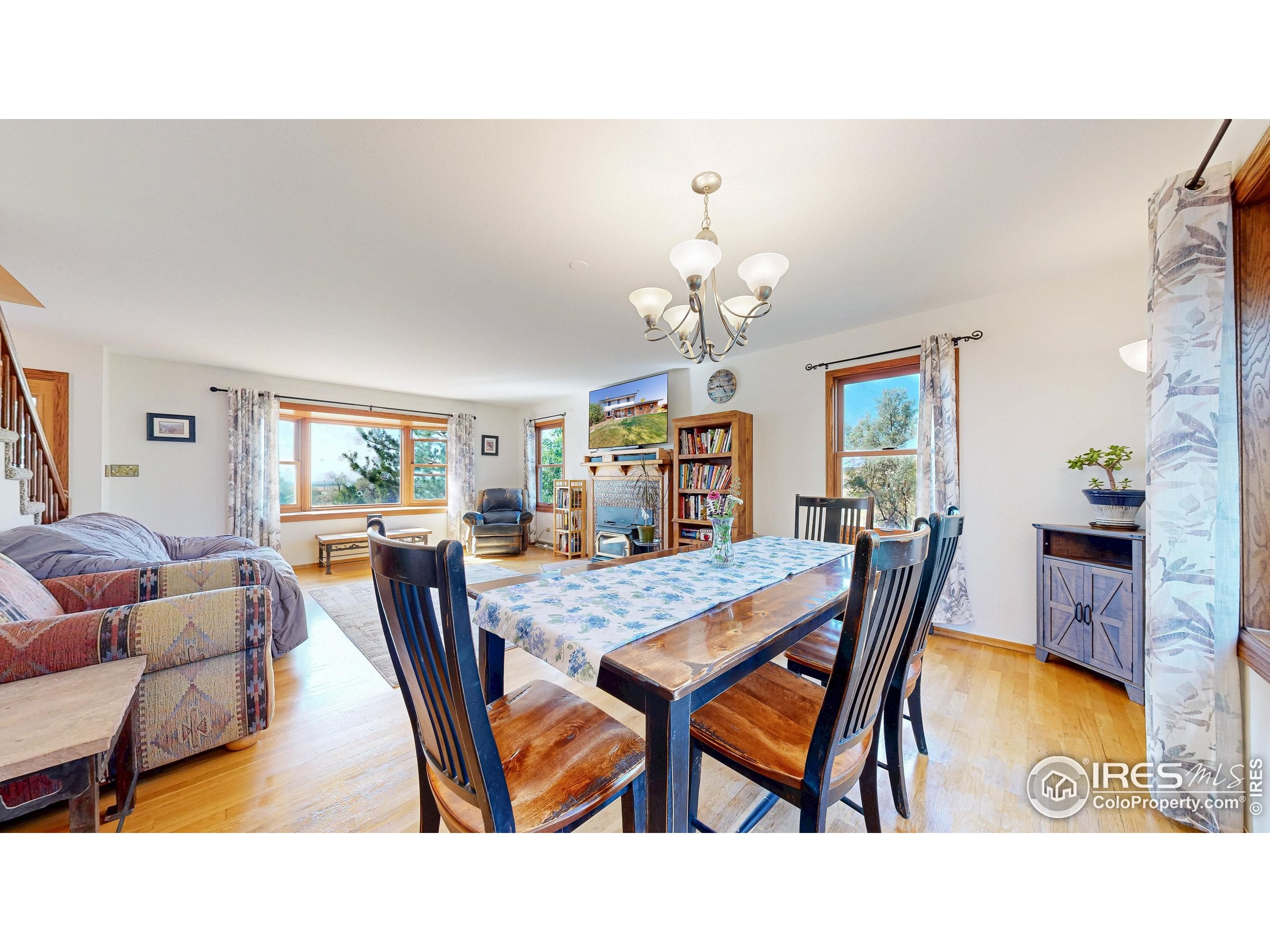 Berthoud, Colorado, 80513, United States, 5 Bedrooms Bedrooms, ,4 BathroomsBathrooms,Residential,Active,1914590