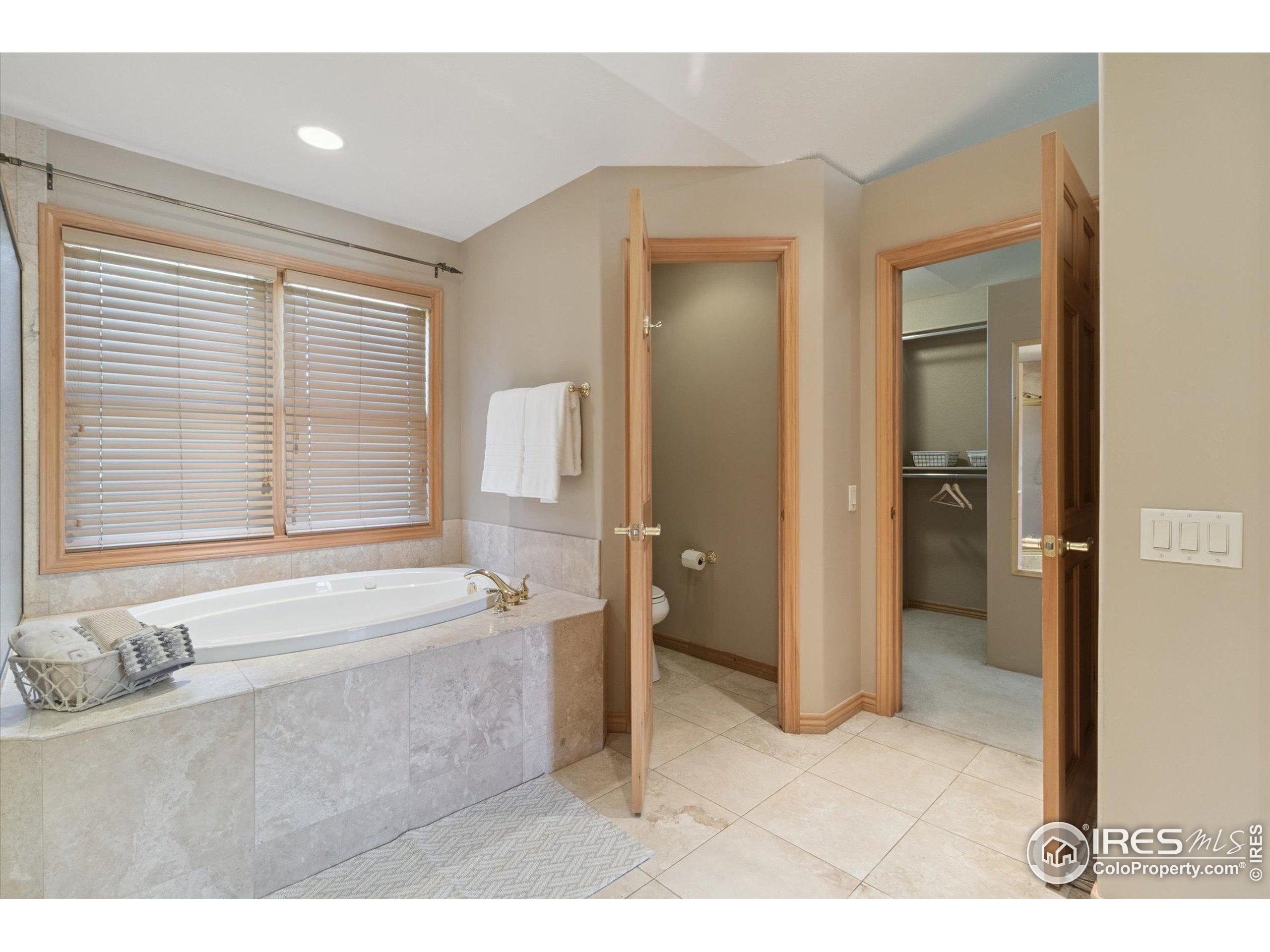 Brighton, Colorado, 80602, United States, 4 Bedrooms Bedrooms, ,4 BathroomsBathrooms,Residential,Active,1952465