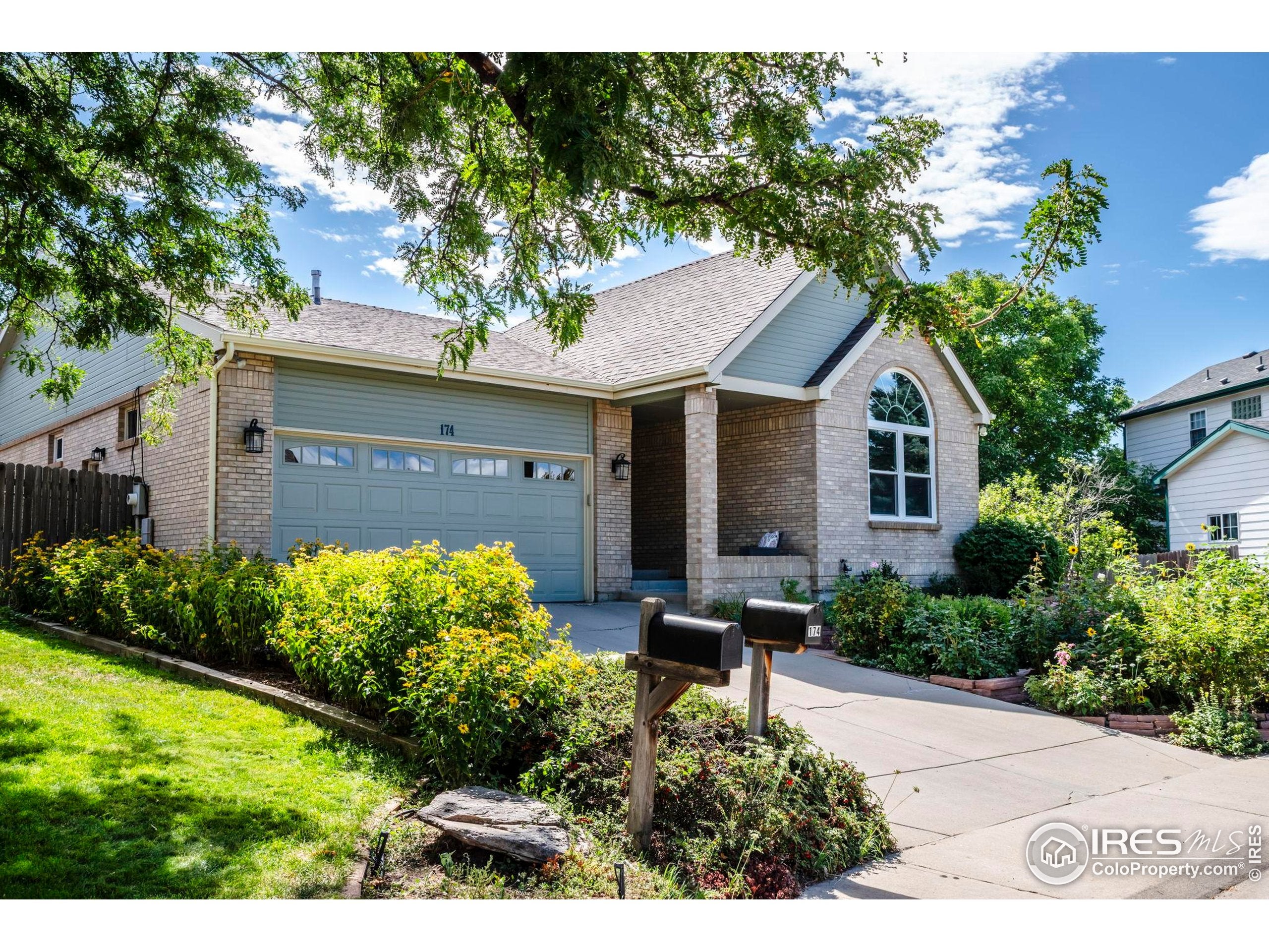 Louisville, Colorado, 80027, United States, 3 Bedrooms Bedrooms, ,3 BathroomsBathrooms,Residential,Active,1944039