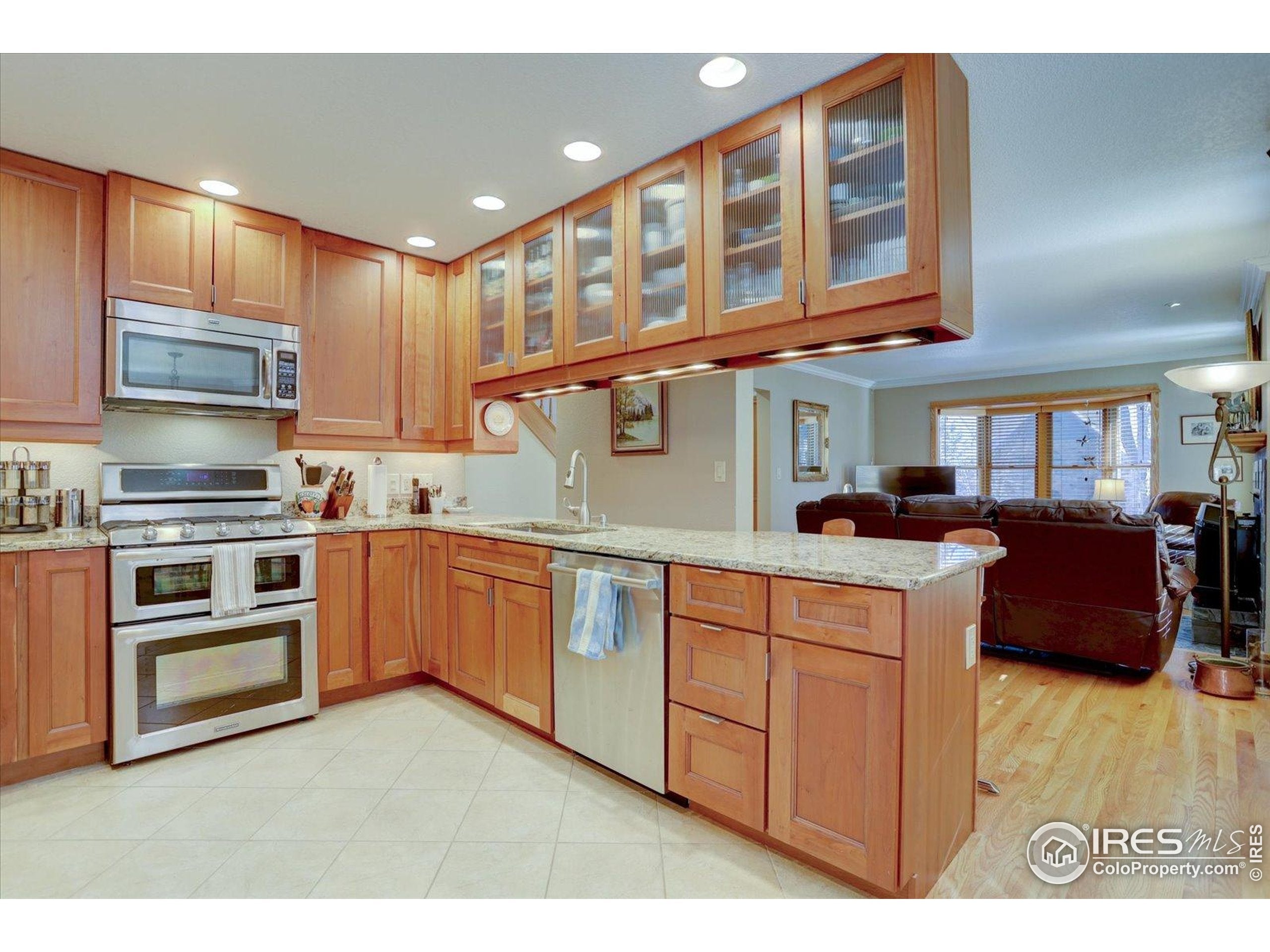 Boulder, Colorado, 80302, United States, 3 Bedrooms Bedrooms, ,4 BathroomsBathrooms,Residential,Active,2008343