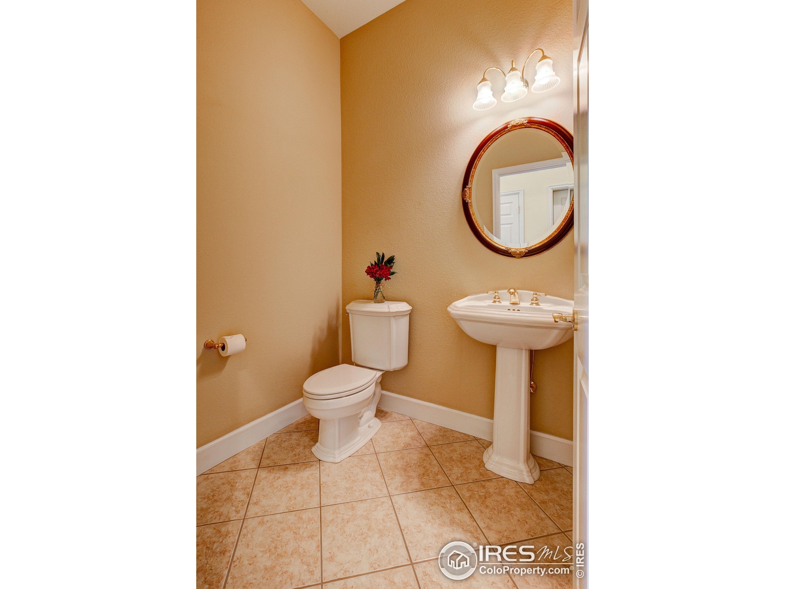 Estes Park, Colorado, 80517, United States, 4 Bedrooms Bedrooms, ,3 BathroomsBathrooms,Residential,Active,1952630