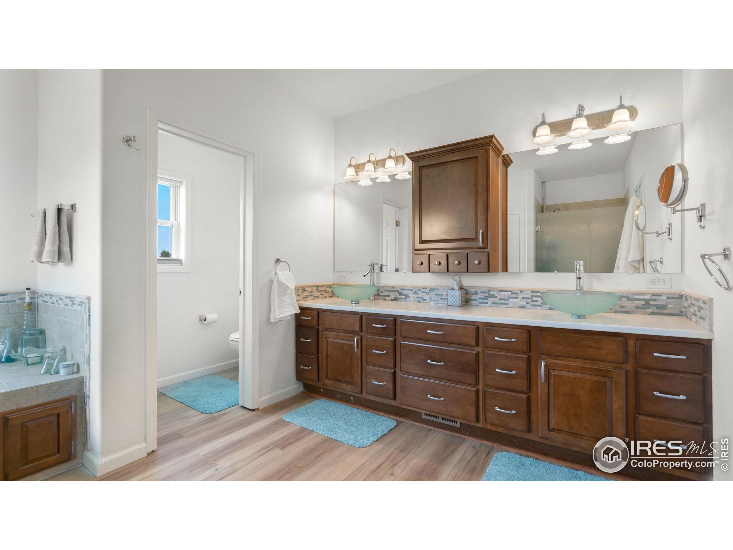 Loveland, Colorado, 80537, United States, 3 Bedrooms Bedrooms, ,2 BathroomsBathrooms,Residential,Active,1986871