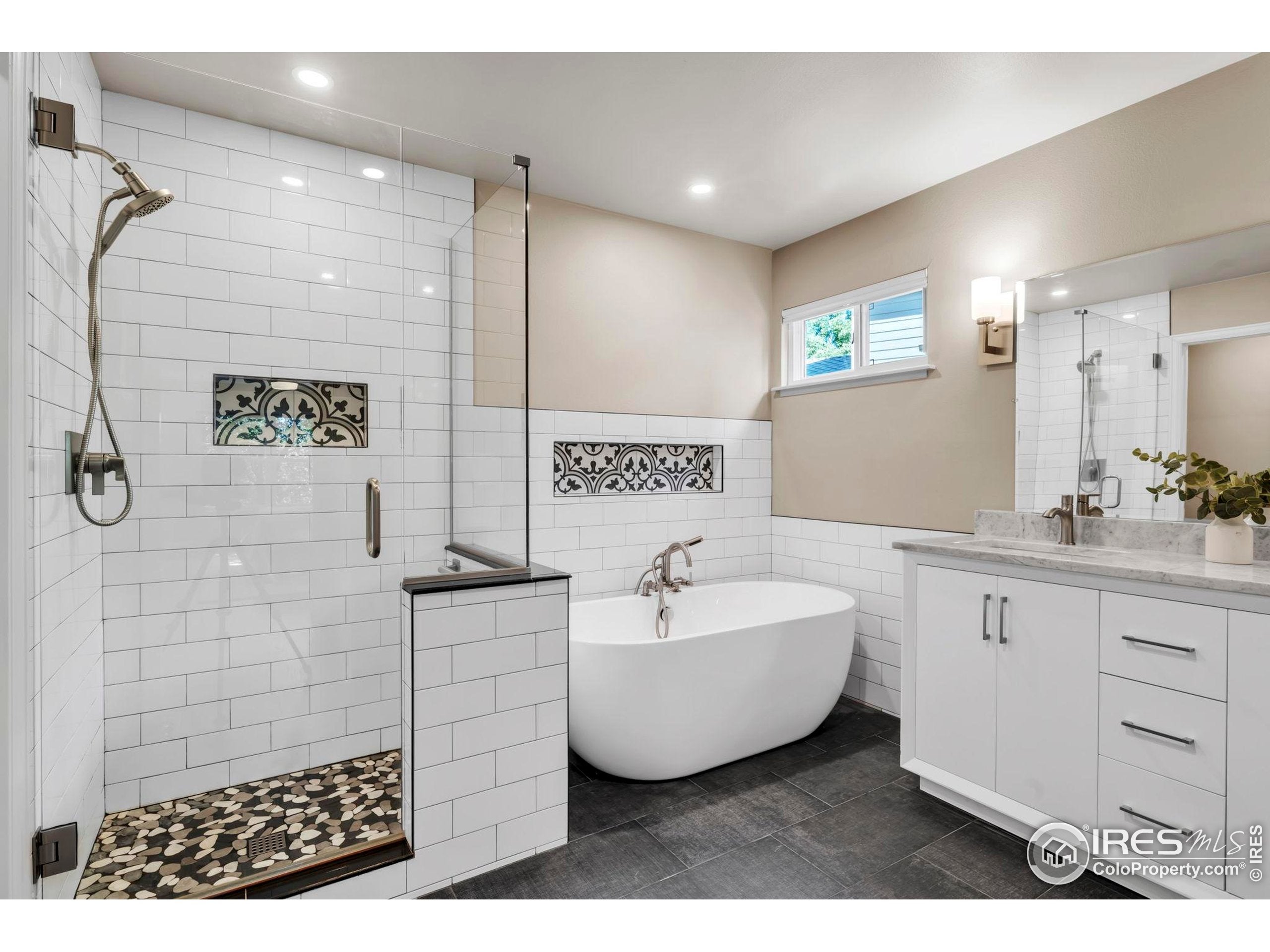 Louisville, Colorado, 80027, United States, 3 Bedrooms Bedrooms, ,3 BathroomsBathrooms,Residential,Active,1944039