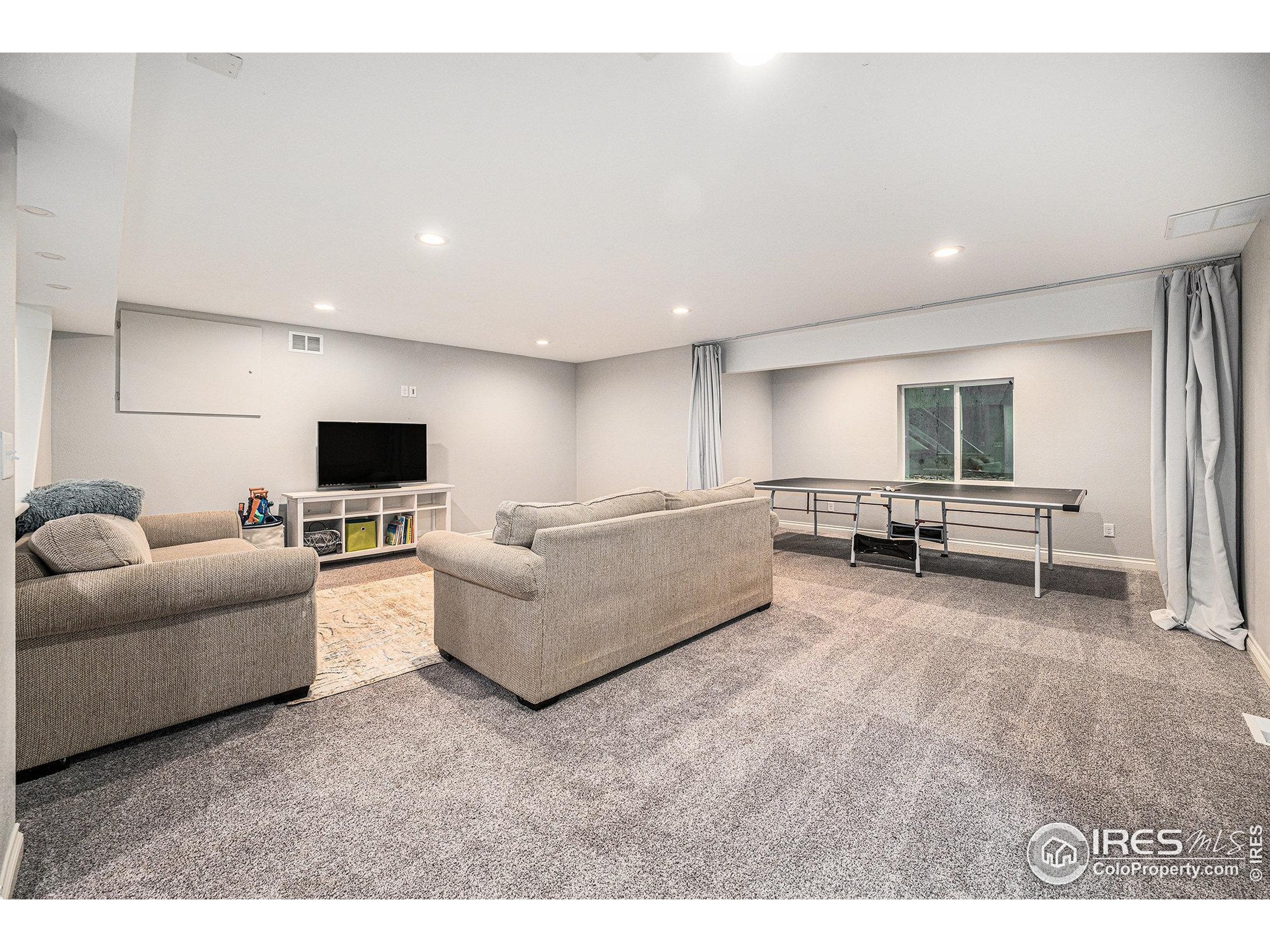 Arvada, Colorado, 80403, United States, 4 Bedrooms Bedrooms, ,5 BathroomsBathrooms,Residential,Active,1952032