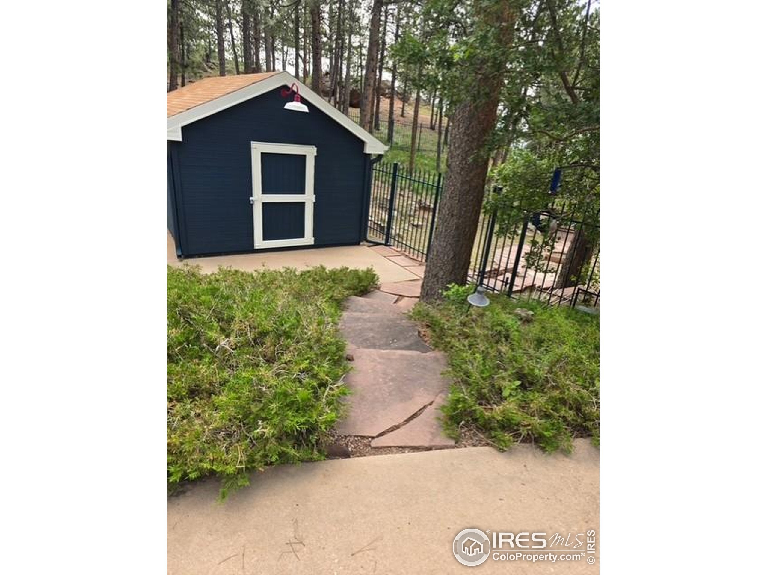 Boulder, Colorado, 80302, United States, 4 Bedrooms Bedrooms, ,5 BathroomsBathrooms,Residential,Pending,1953002