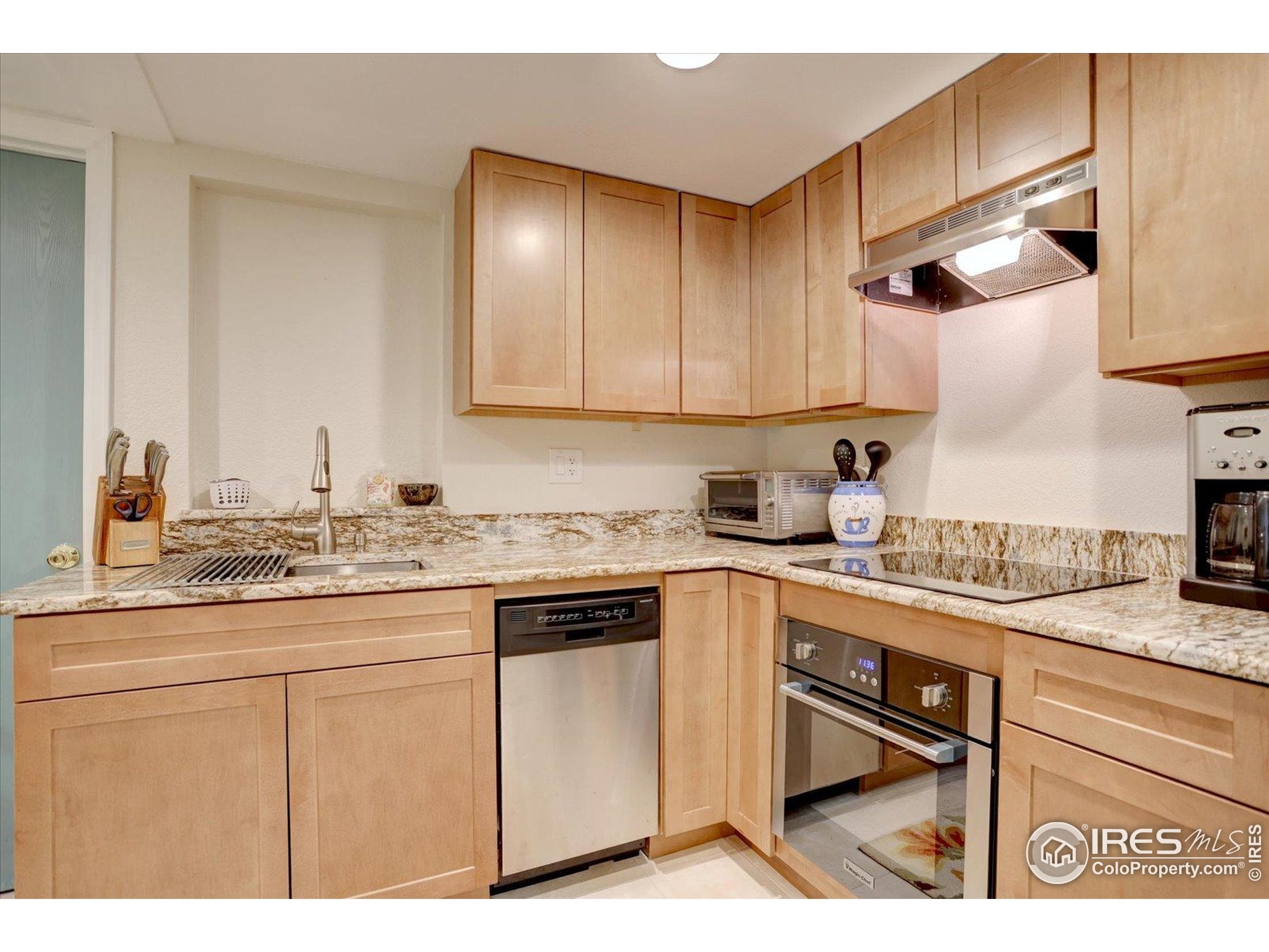 Boulder, Colorado, 80302, United States, 3 Bedrooms Bedrooms, ,4 BathroomsBathrooms,Residential,Active,2008343