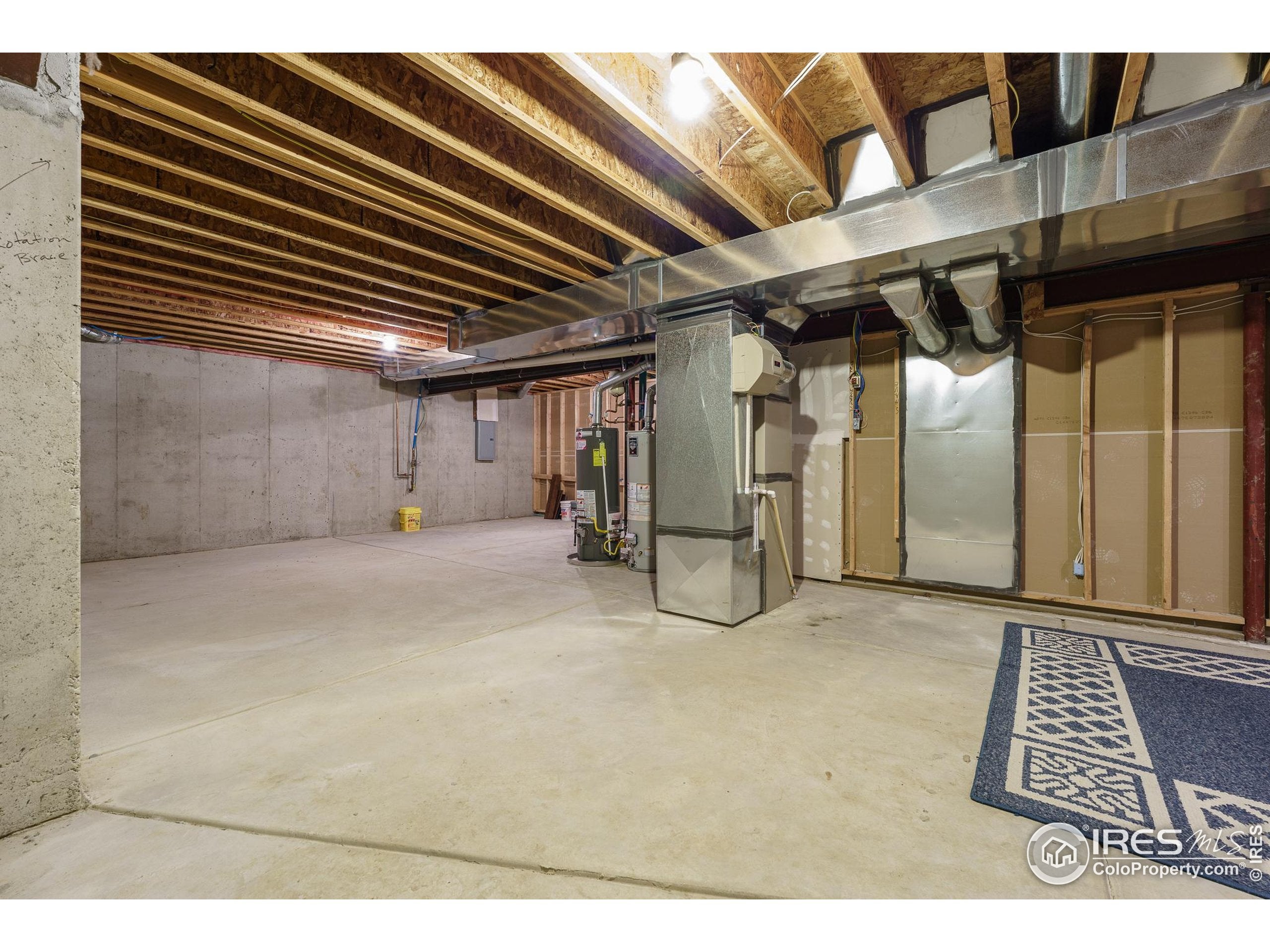 Arvada, Colorado, 80005, United States, 4 Bedrooms Bedrooms, ,4 BathroomsBathrooms,Residential,Active,1922299