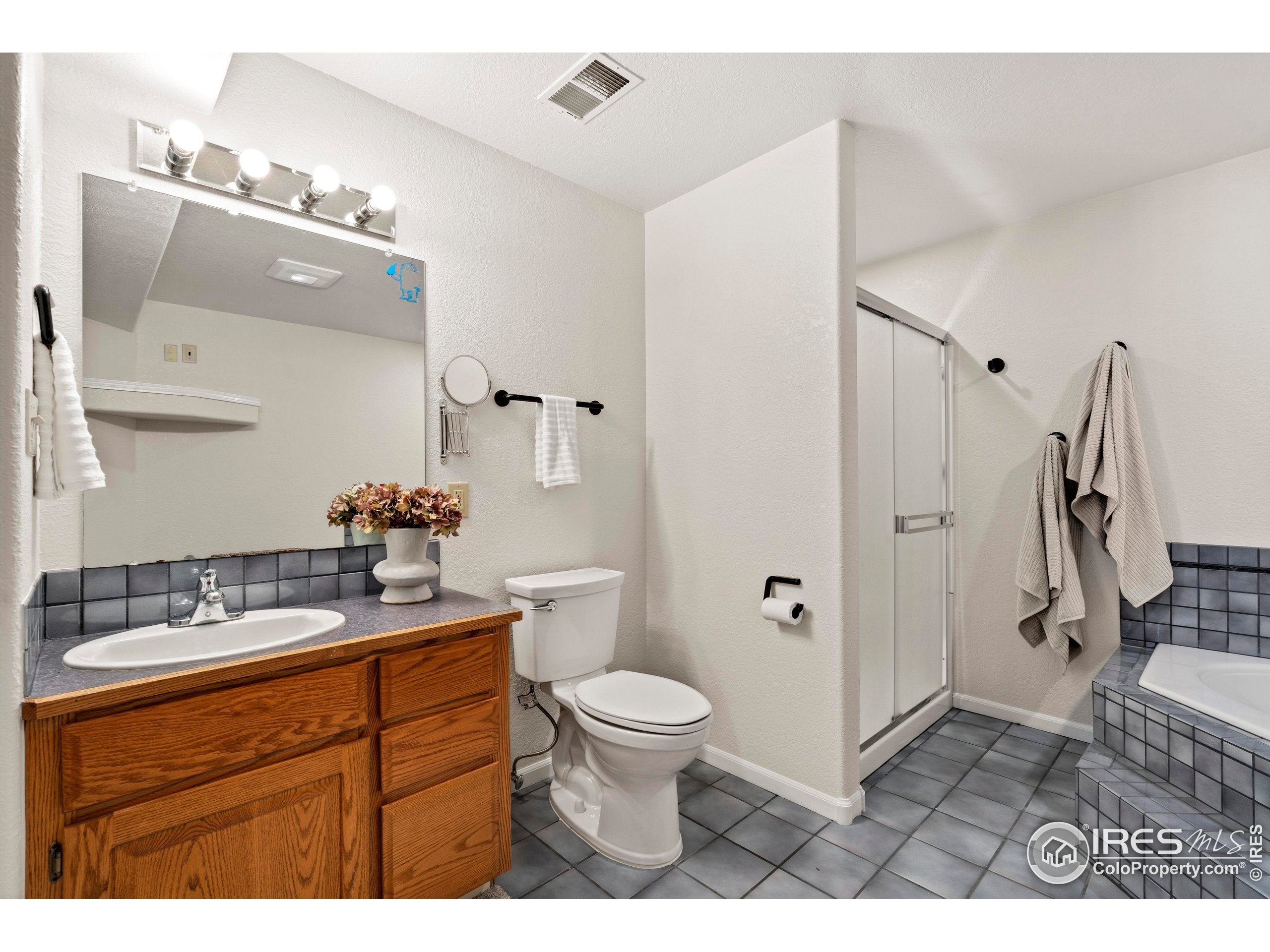 Loveland, Colorado, 80538, United States, 5 Bedrooms Bedrooms, ,3 BathroomsBathrooms,Residential,Active,1904189
